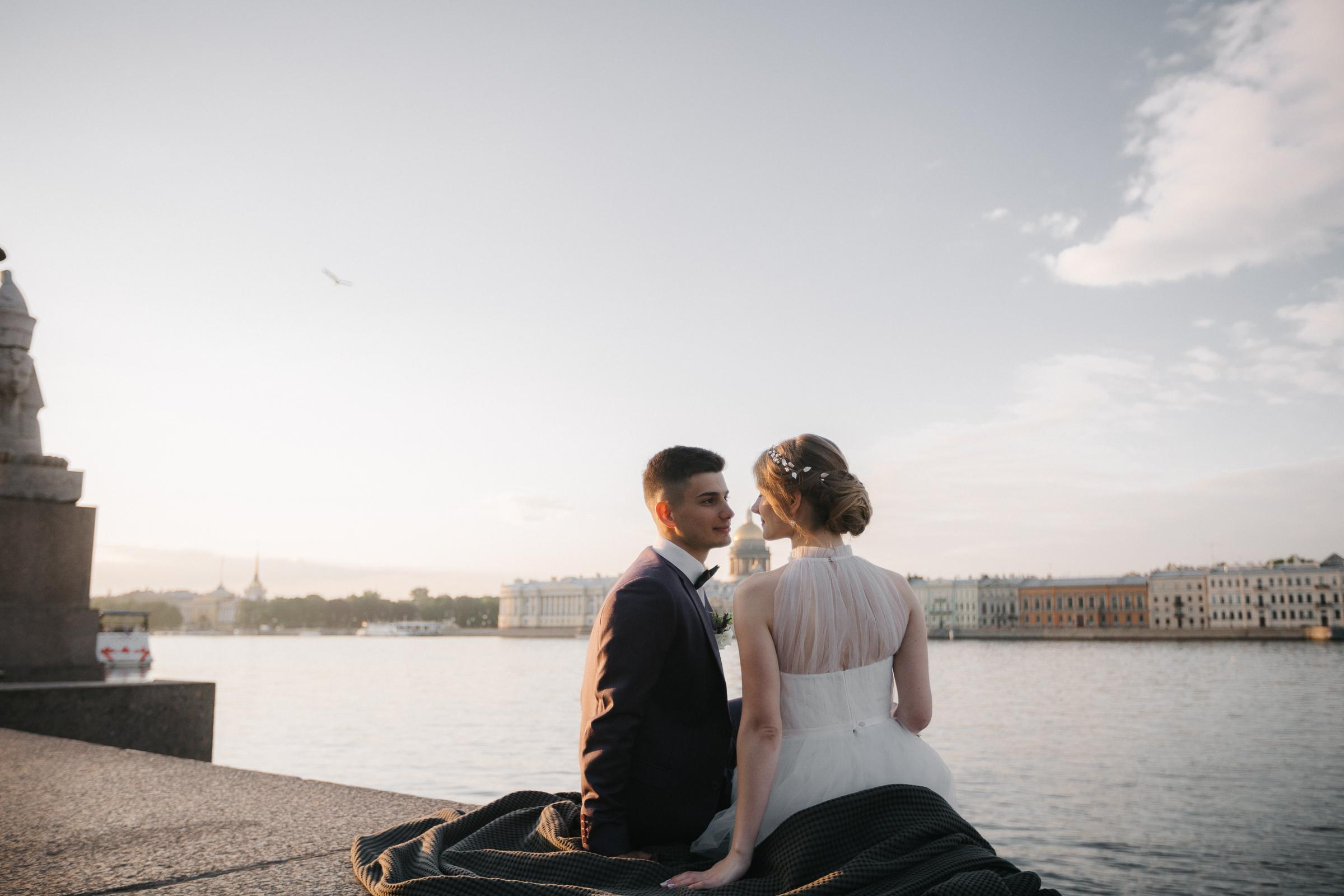 ИЮНЬ| Рассвет, Васильевский остров, Атланты, Исаакий. Свадебный фотограф в Санкт-Петербурге Полина Корзухина