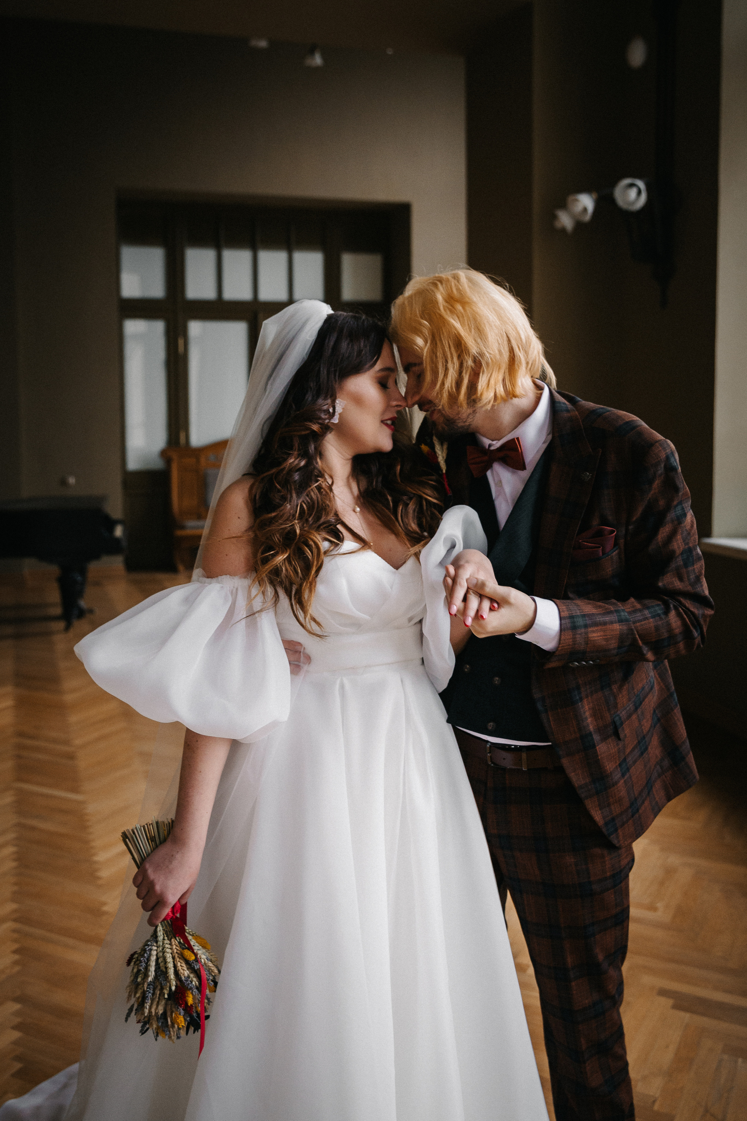 НОЯБРЬ| Дворец № 1, Новая Голландия, Витебский вокзал,. Свадебный фотограф в Санкт-Петербурге Полина Корзухина