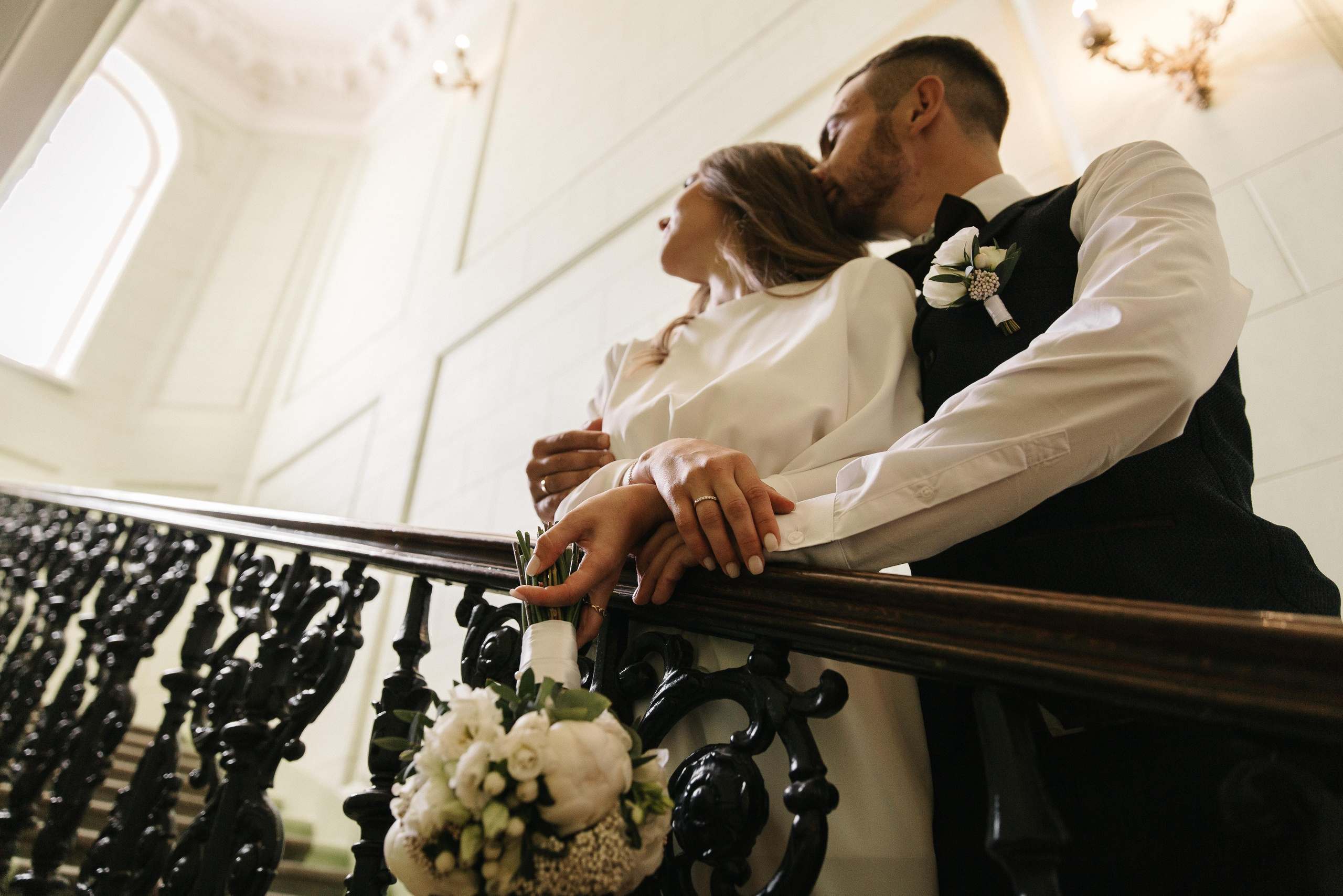 ПЕТРОГРАДСКИЙ ЗАГС | Август, Лопухинский сад, Петропавловка. Свадебный фотограф в Санкт-Петербурге Полина Корзухина