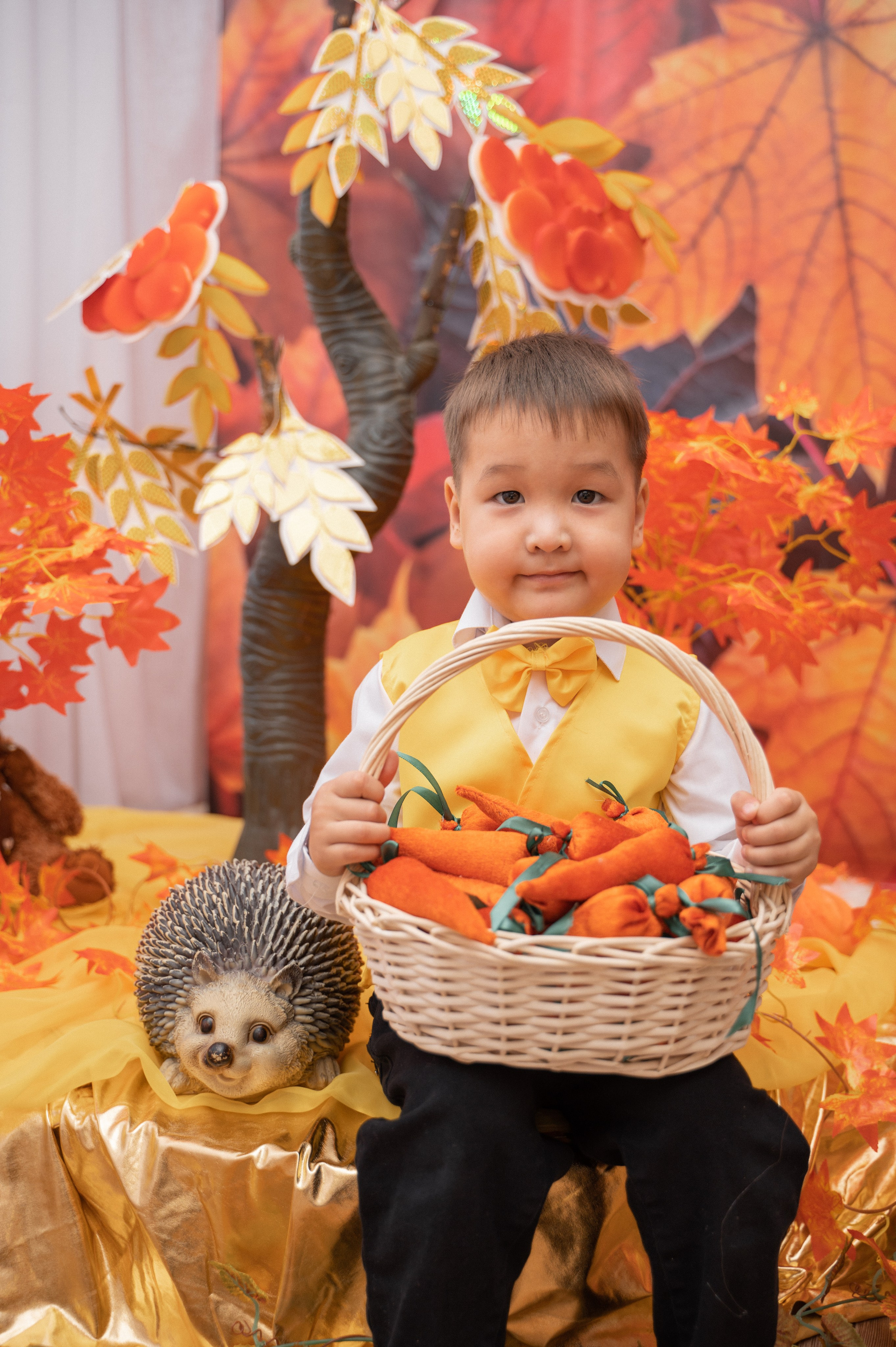 САДЫ. ФОТОГРАФ/РУДНЫЙ/КОСТАНАЙ
