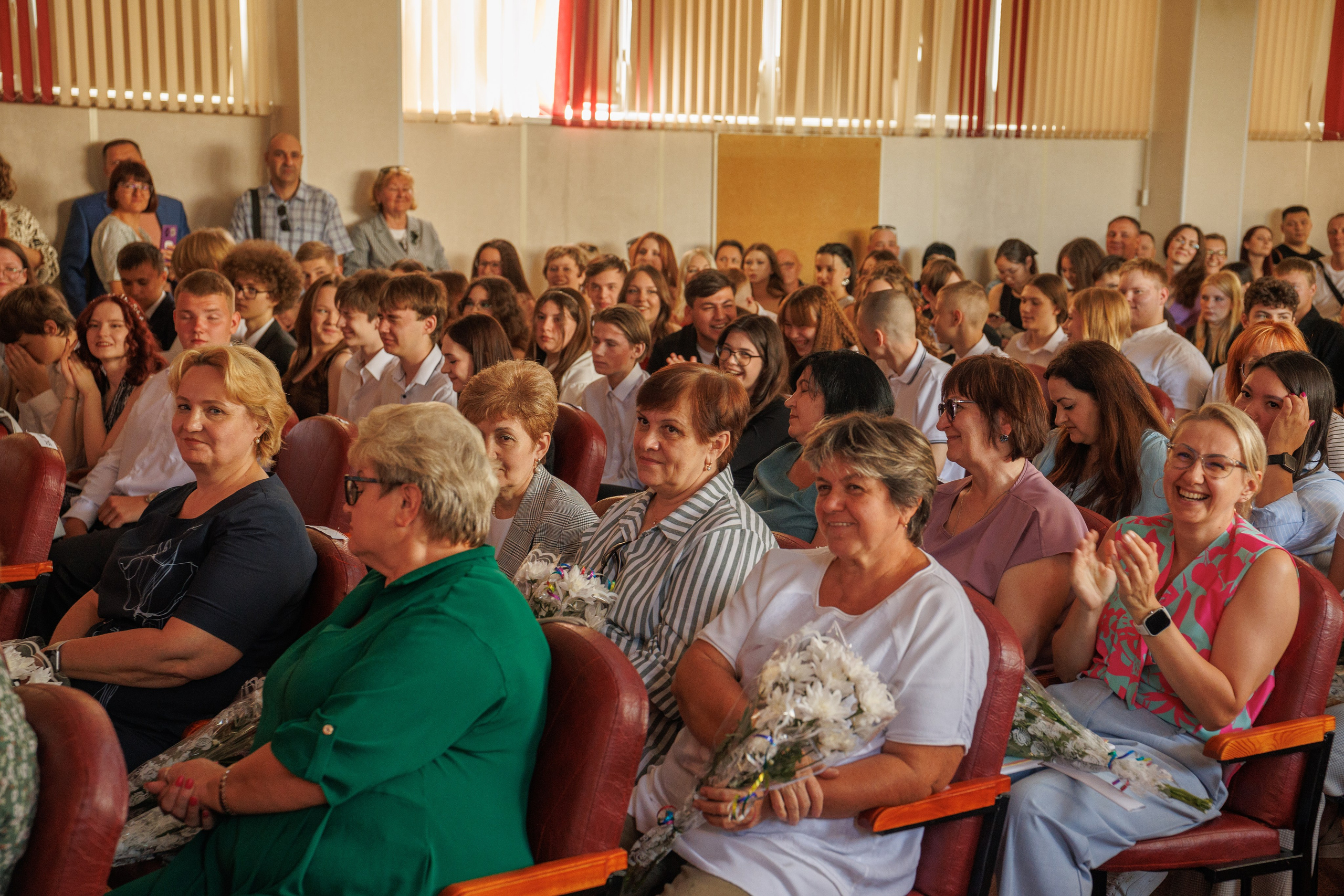 Вручение аттестатов. Свадебный и семейный фотограф в Новосибирске Ирина Дорошкова