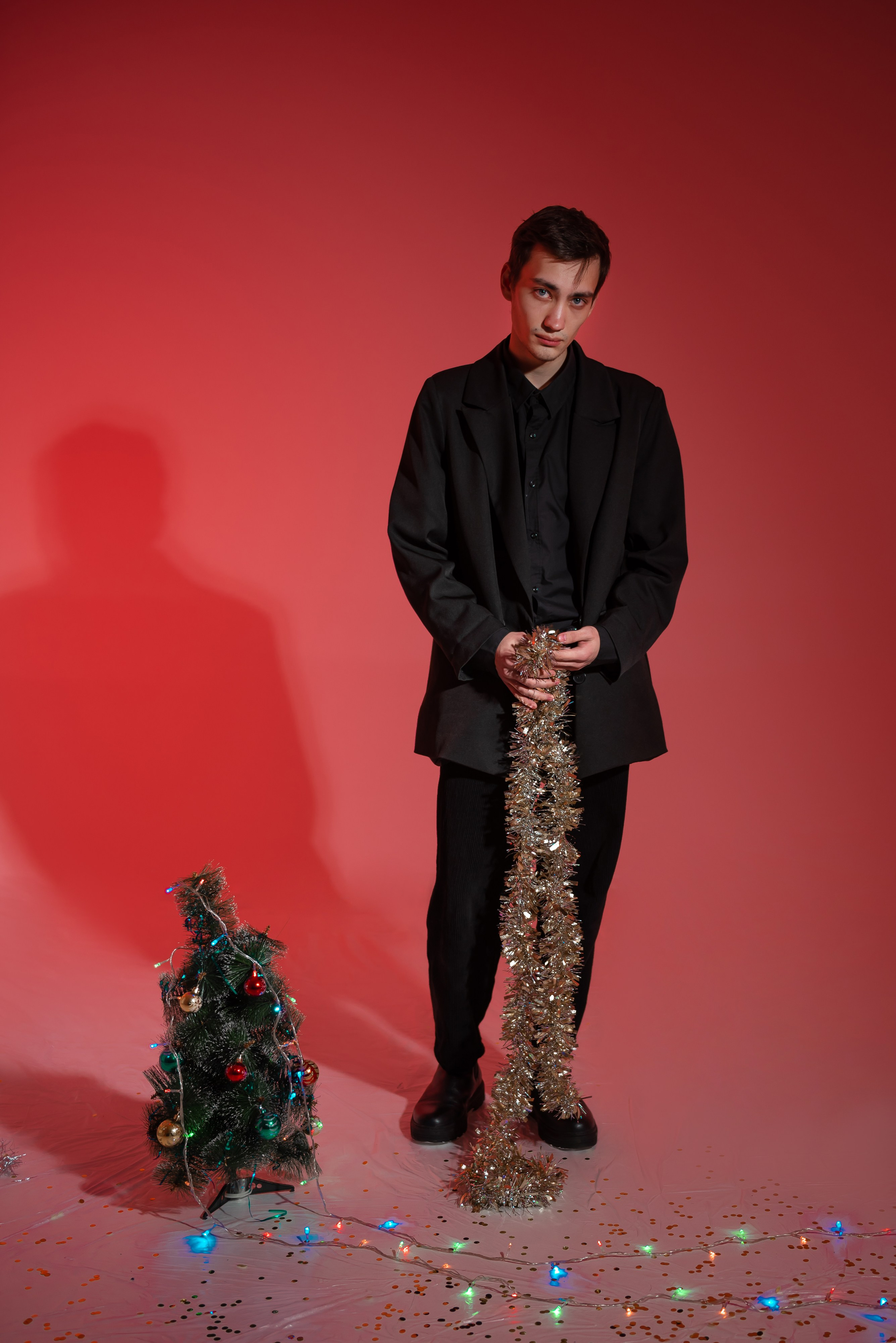 Фотосессия в фотостудии новосибирск, фотосессия в студии, фотосессия на циклорамме, креативная фотосессия, фотограф новосибирск, фотосессия новосибирск, заказать фотографа в новосибирске, портретный фотограф новосибирск, мужской фотограф новосибирск, фото Юлия Туманова, портретное фото, креативный фотограф, организация фотосессии, фотосессия для мужчины, мужская фотосессия, фотосессия с цветным светом, новогодняя фотосессия, фотосессия для журнала, фотосессия с цветным светом