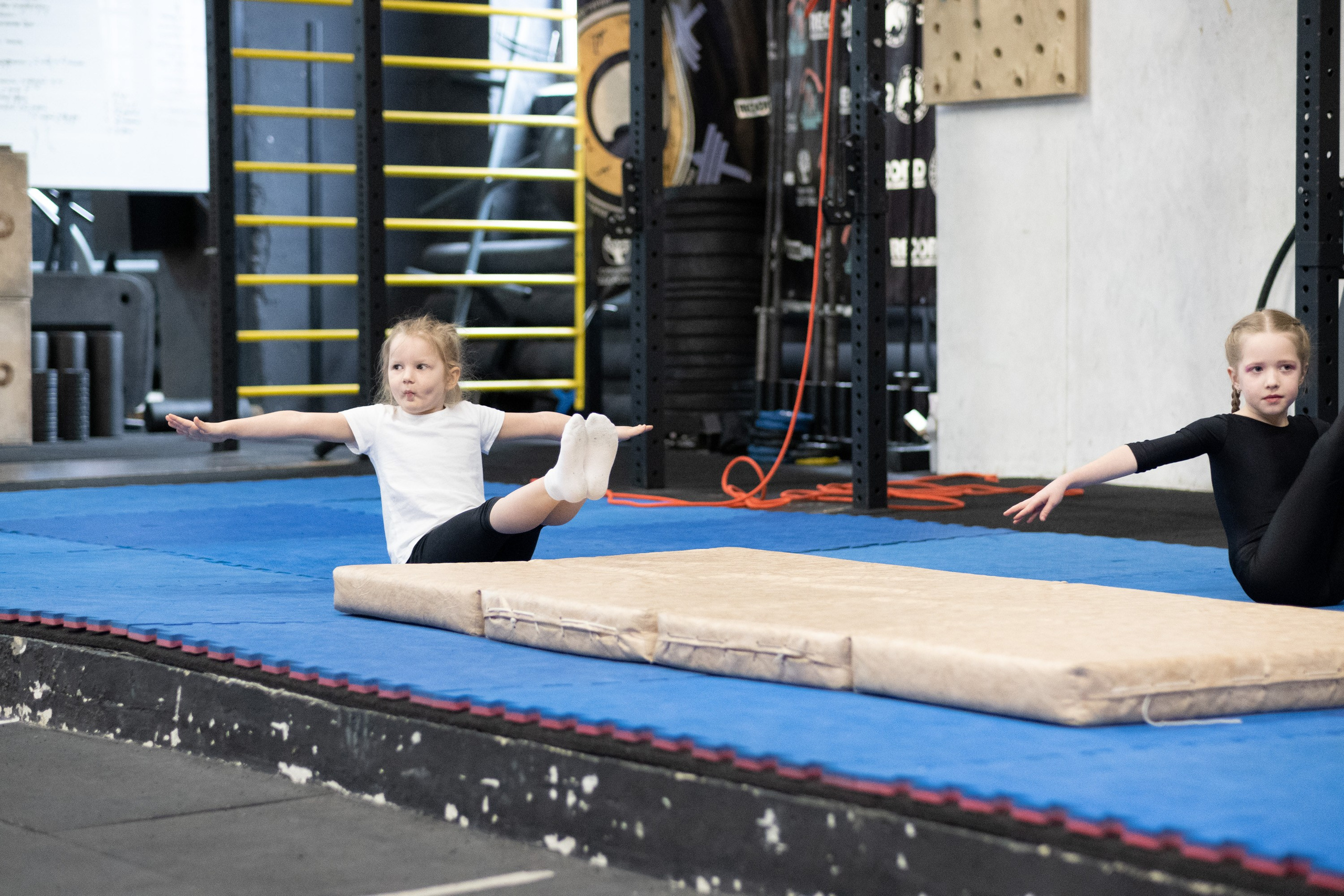 Внутриклубные соревнования по воздушной гимнастике 02.04.23