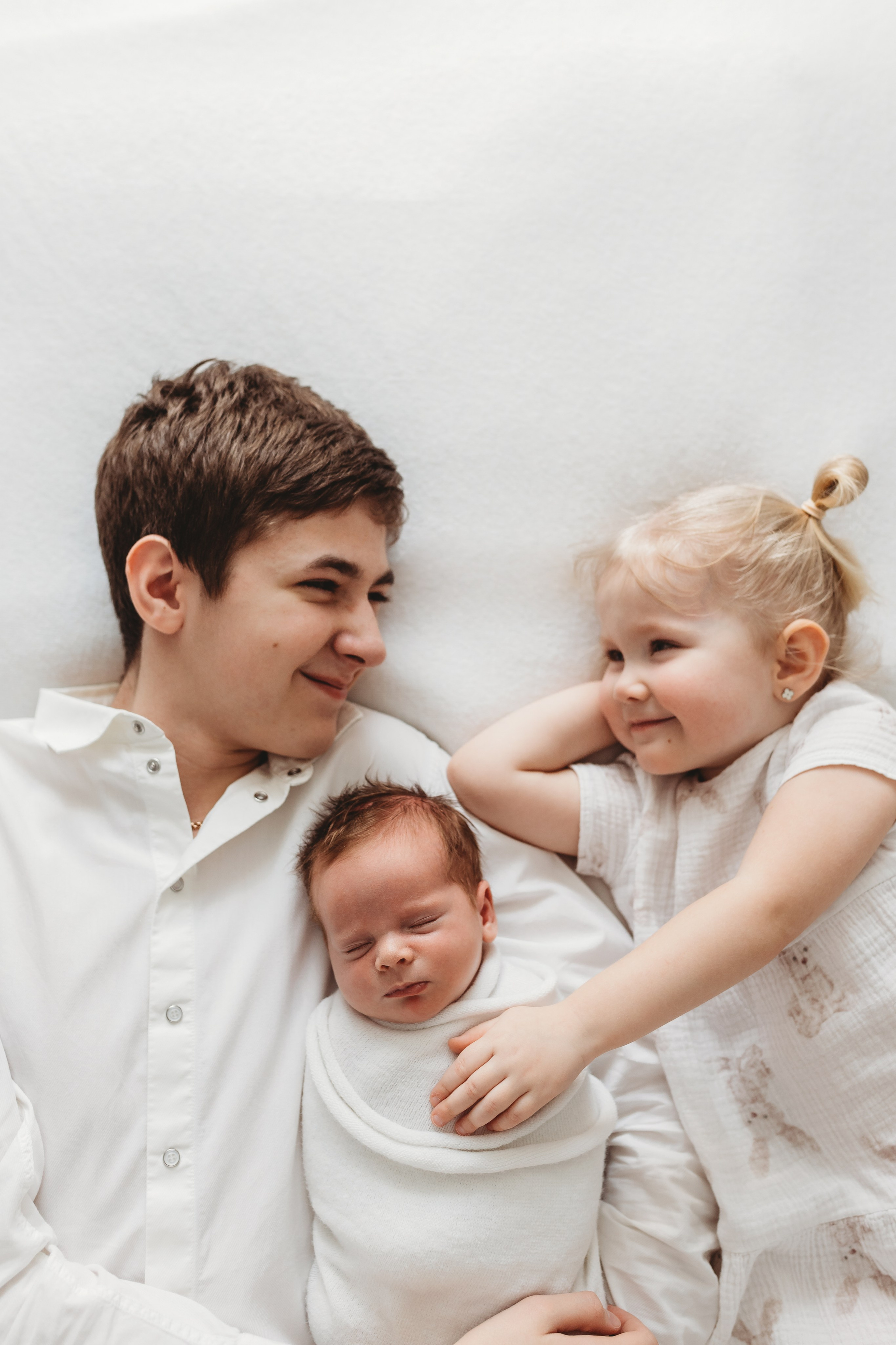 Александр с семьей 🤍. Фотограф Новорожденных в Москве Илона Шубина