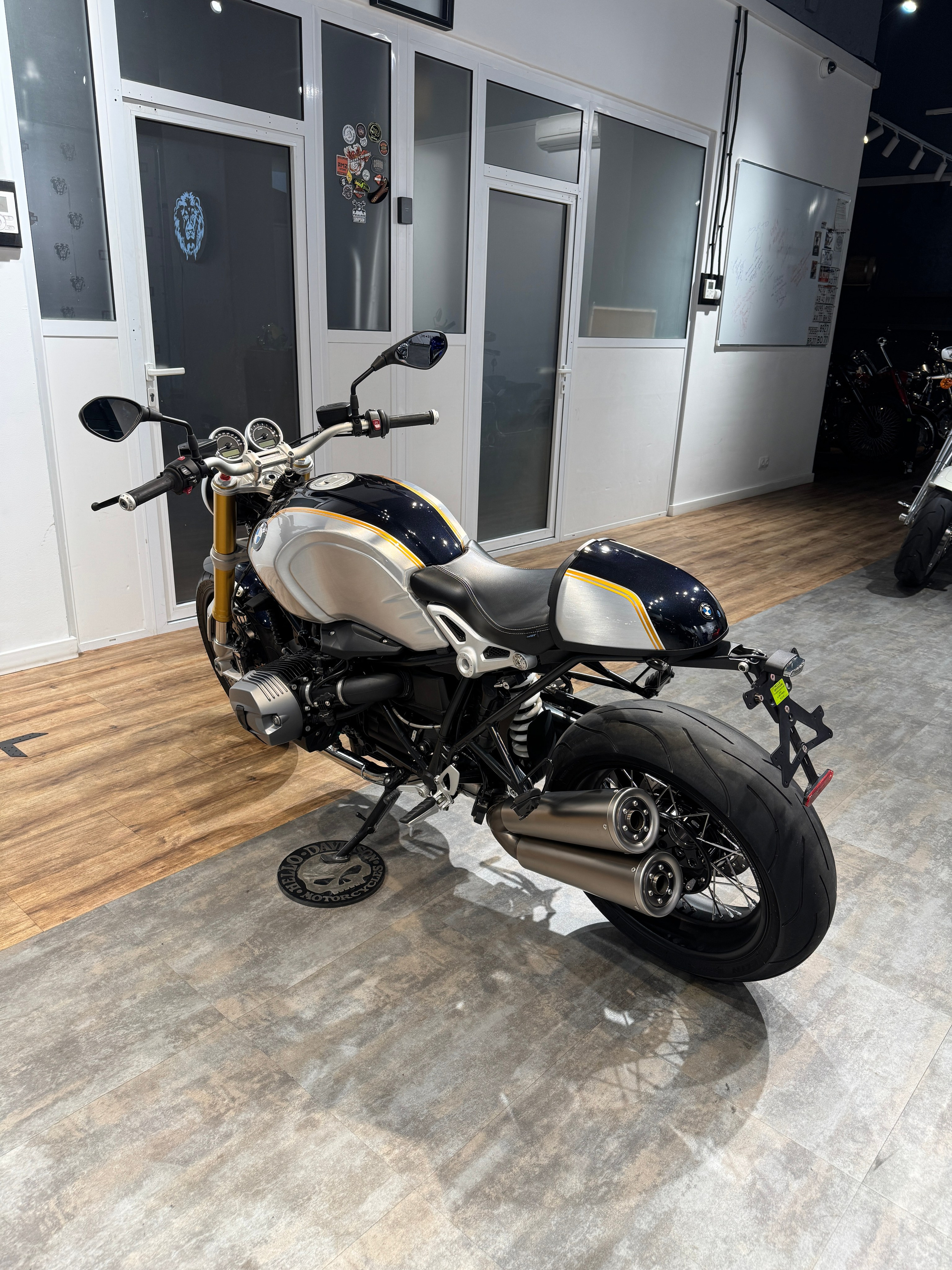 Мотоциклы Harley-Davidson BMW R Nine T (Option 719) — купить мотоцикл. Hello Davidson, Москва. Только хорошие мотоциклы…