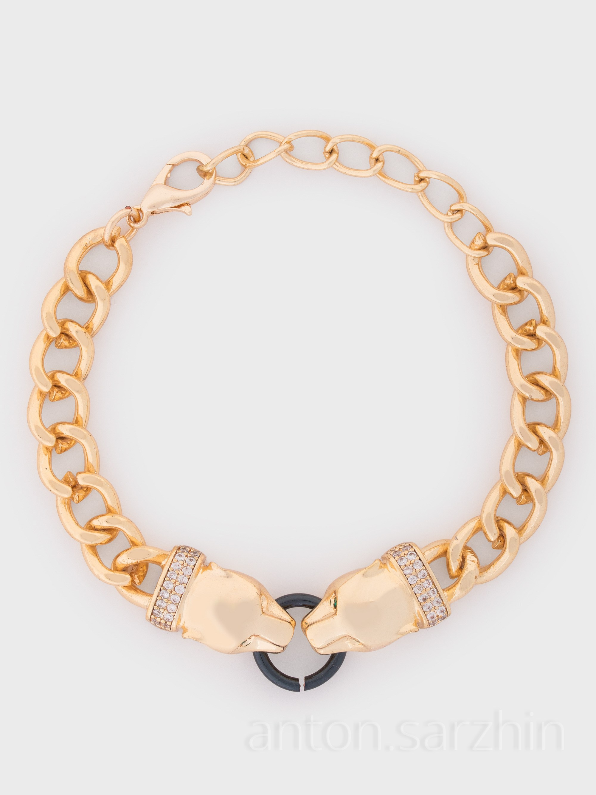 Фотосъемка колье на белом фоне