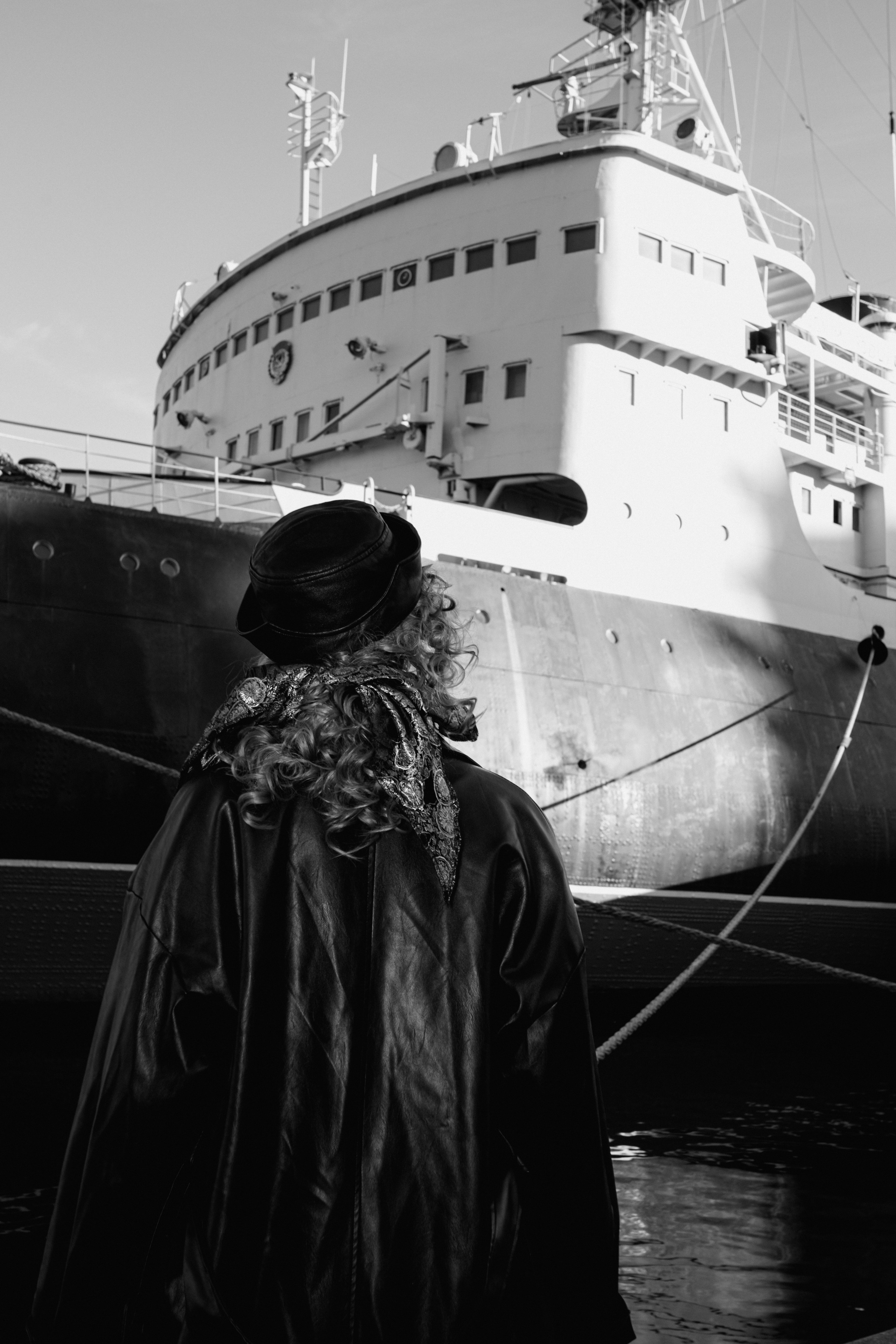 &nbsp; &nbsp; &nbsp; Женский портрет в Петербурге, вдохновлено Пиратами.