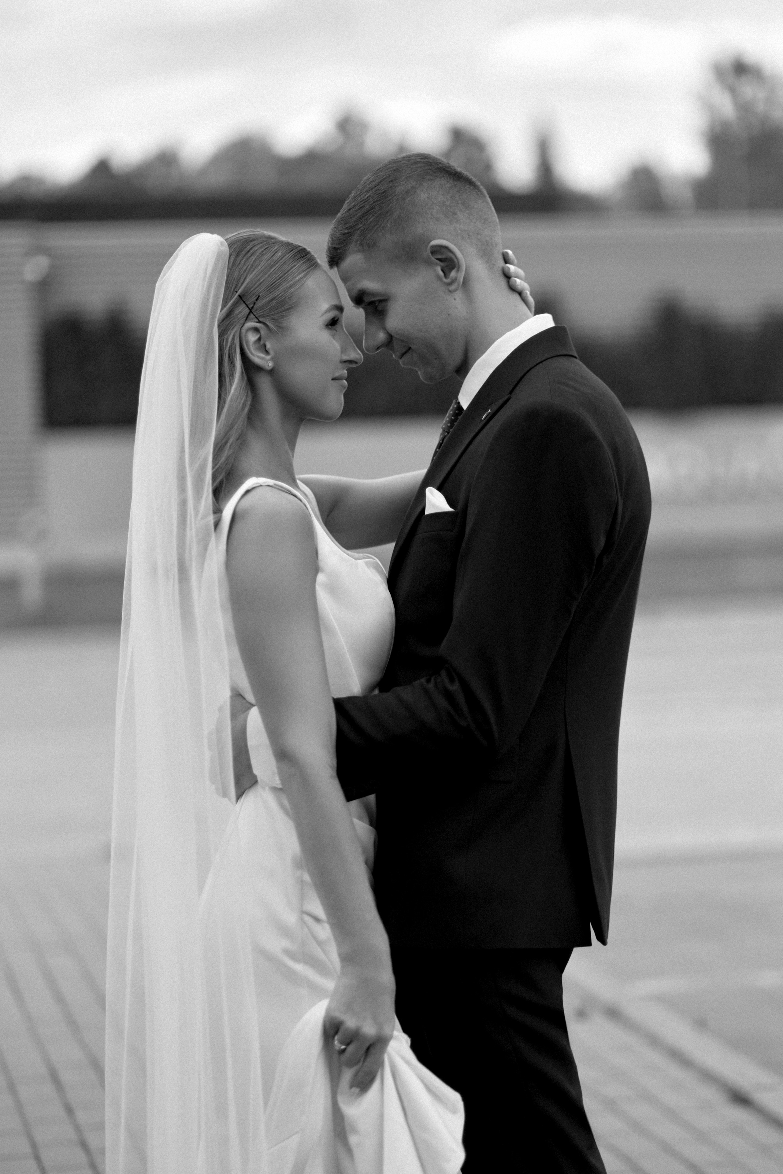 Выездная свадебная фотосессия. Сестры Карабаза. Фотографы и ретушеры в Москве и Санкт-Петербурге