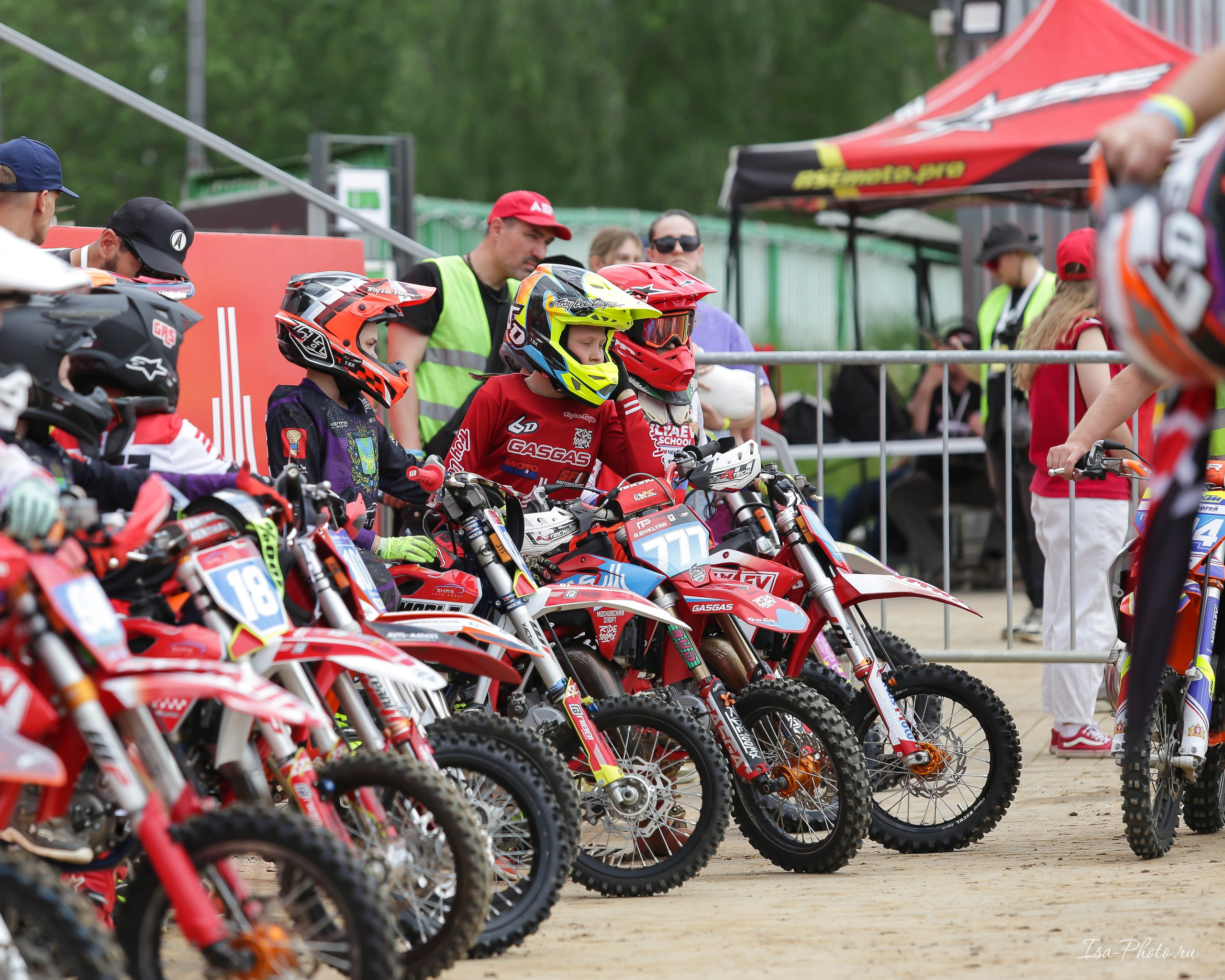 Чемпионат Москвы по суперкроссу г. Москва. Крылатское. Репортажный фотограф в Москве