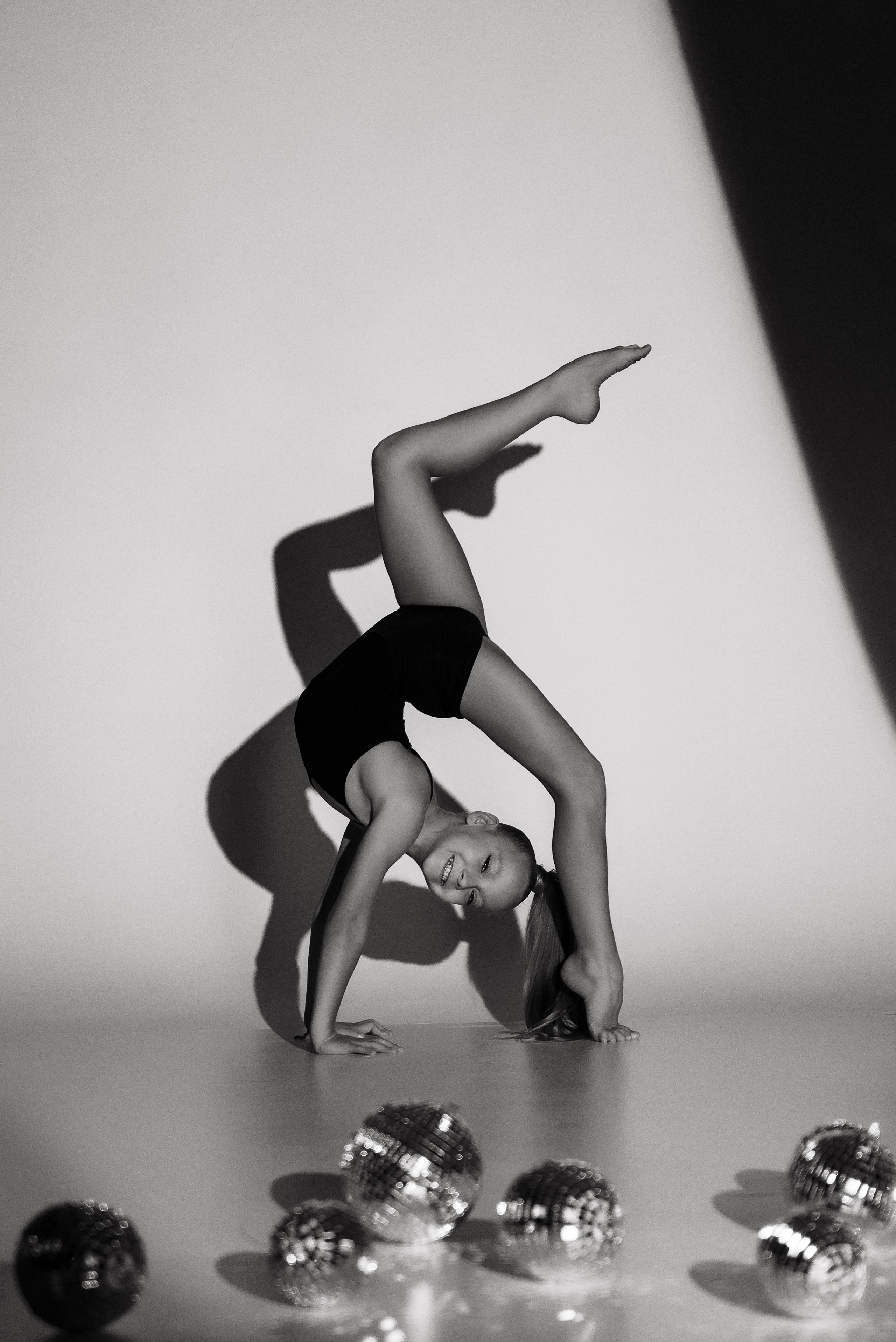 Варя и Лиза Новый год. Детский фотограф в Долгопрудном и Москве