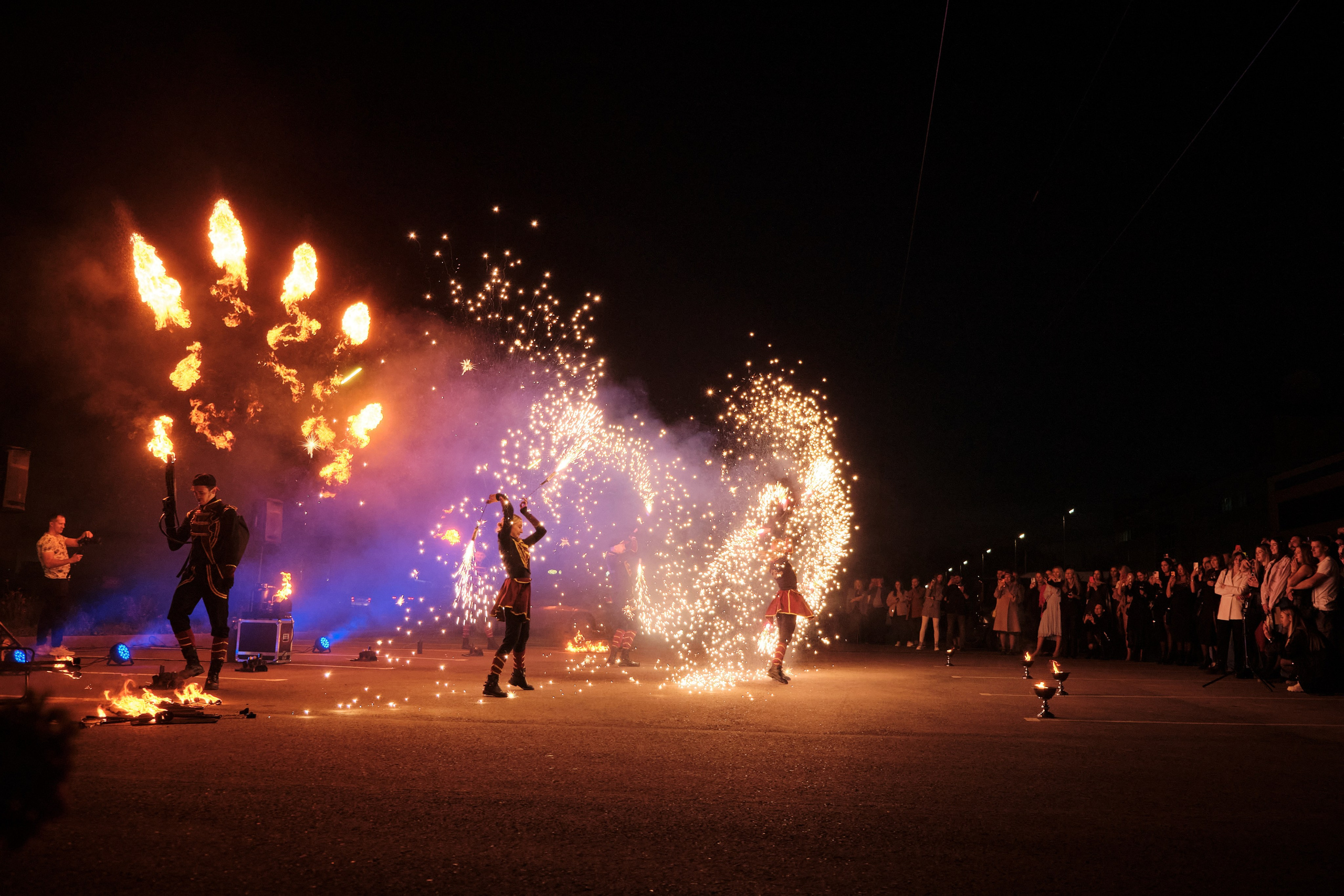 Открытие салона 100 градусов. Антон Ив