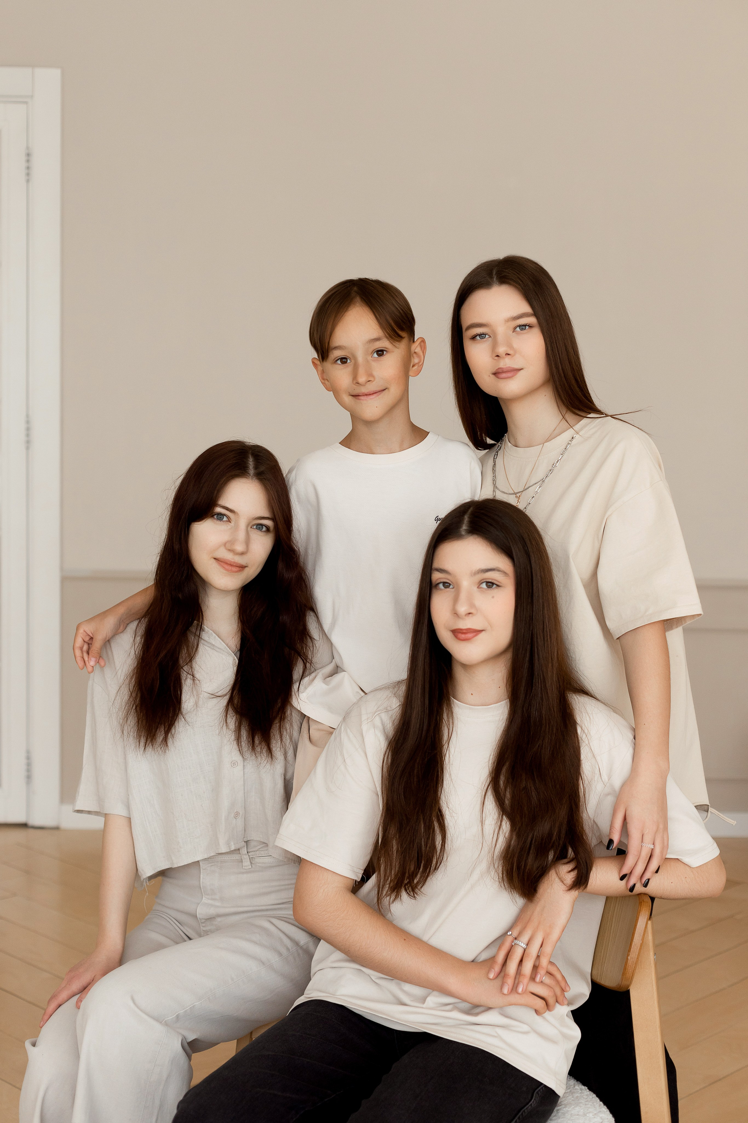 Съемка большой семьи в студии «Когда вместе». Семейный фотограф в Екатеринбурге Маргарита Курносова