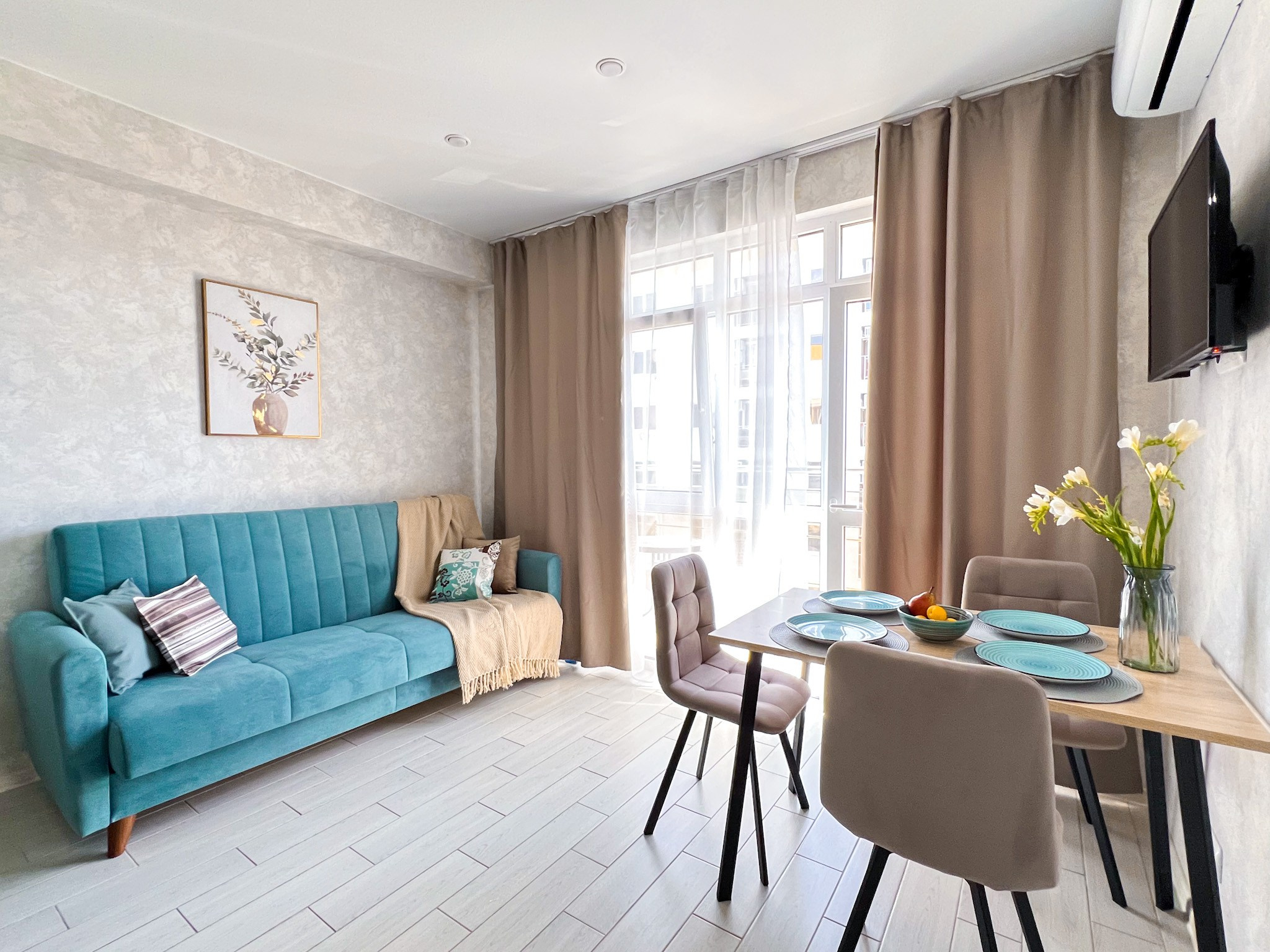 Апартаменты в городе-курорте Сочи. Квартиры посуточно, длительно в Сочи, LARA APART GROUP