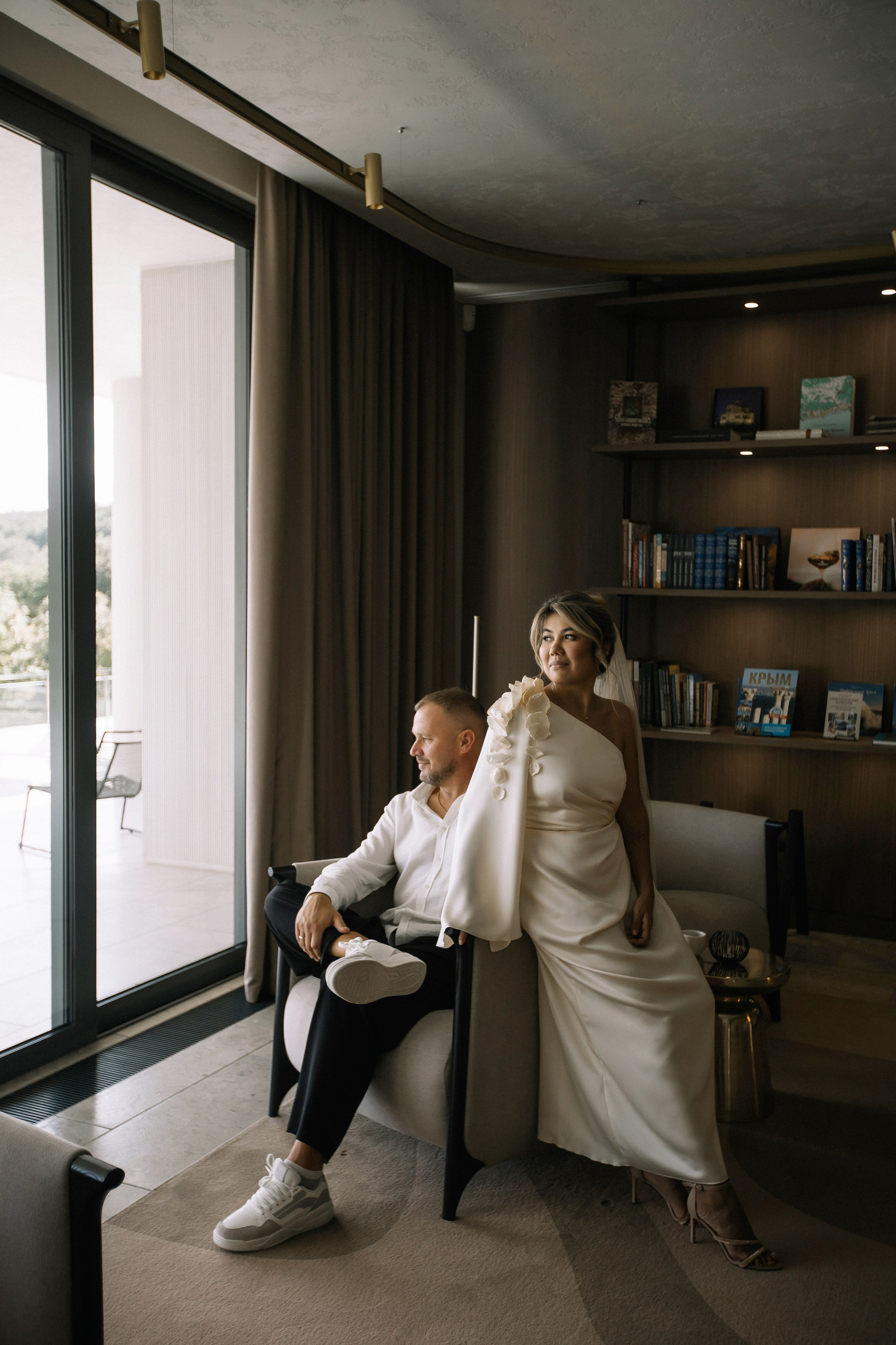Александр и Гузель. Свадьба для двоих. Винодельня AYA. Фотограф Анна Лейман. Севастополь
