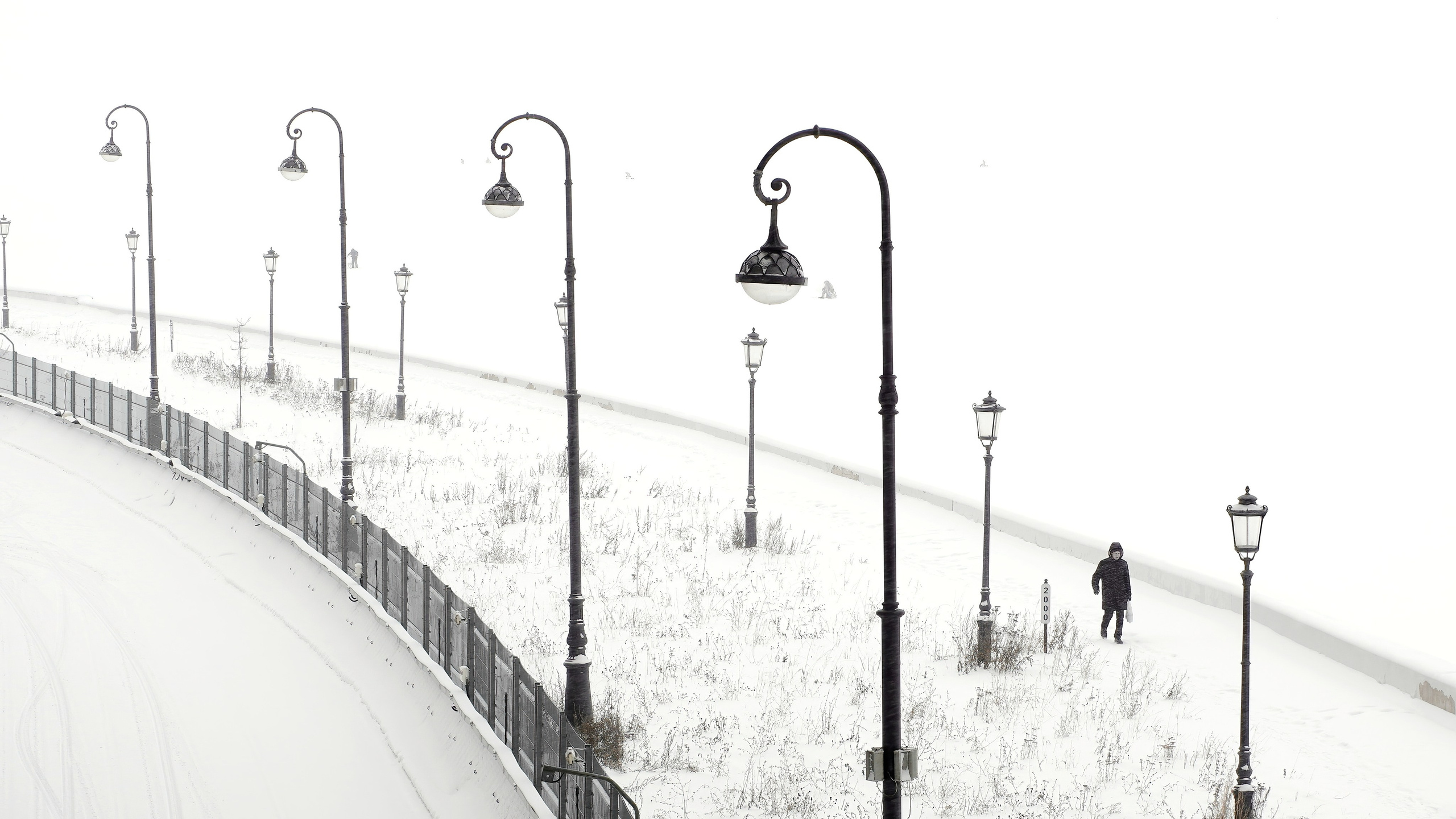 зимняя рыбалка.улица фонарь.белая зима