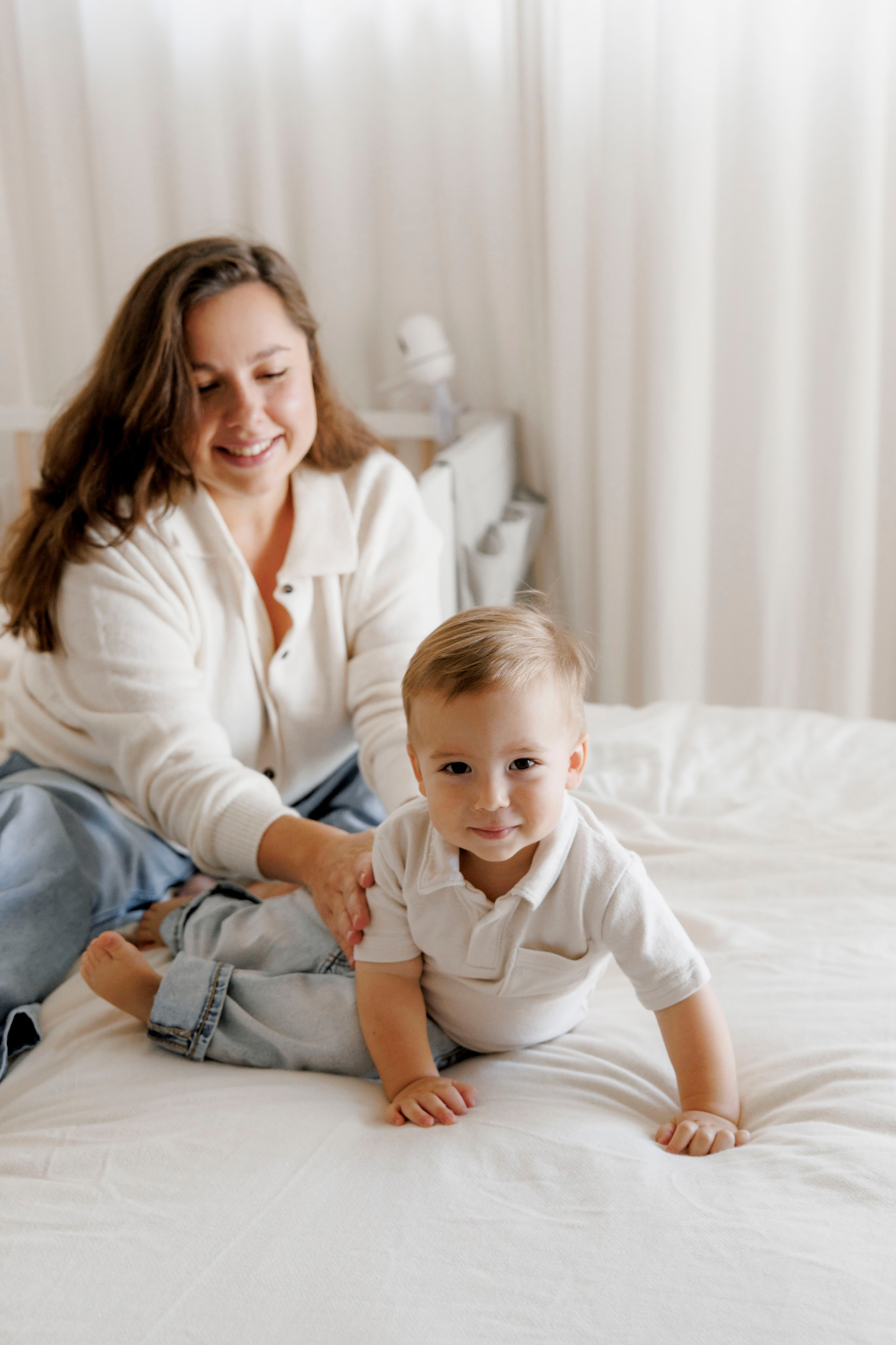 Pregnancy & Family photoshoot at home. Wedding and family photographer