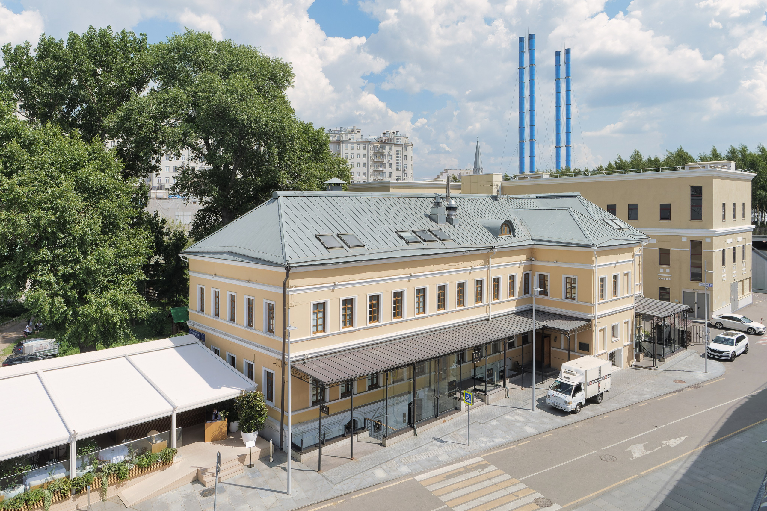 Картинки с острова между Берсеневской и Якиманской набережными Москвы-реки. Фотограф Никифоров-Гордеев Сергей. Москва и МО