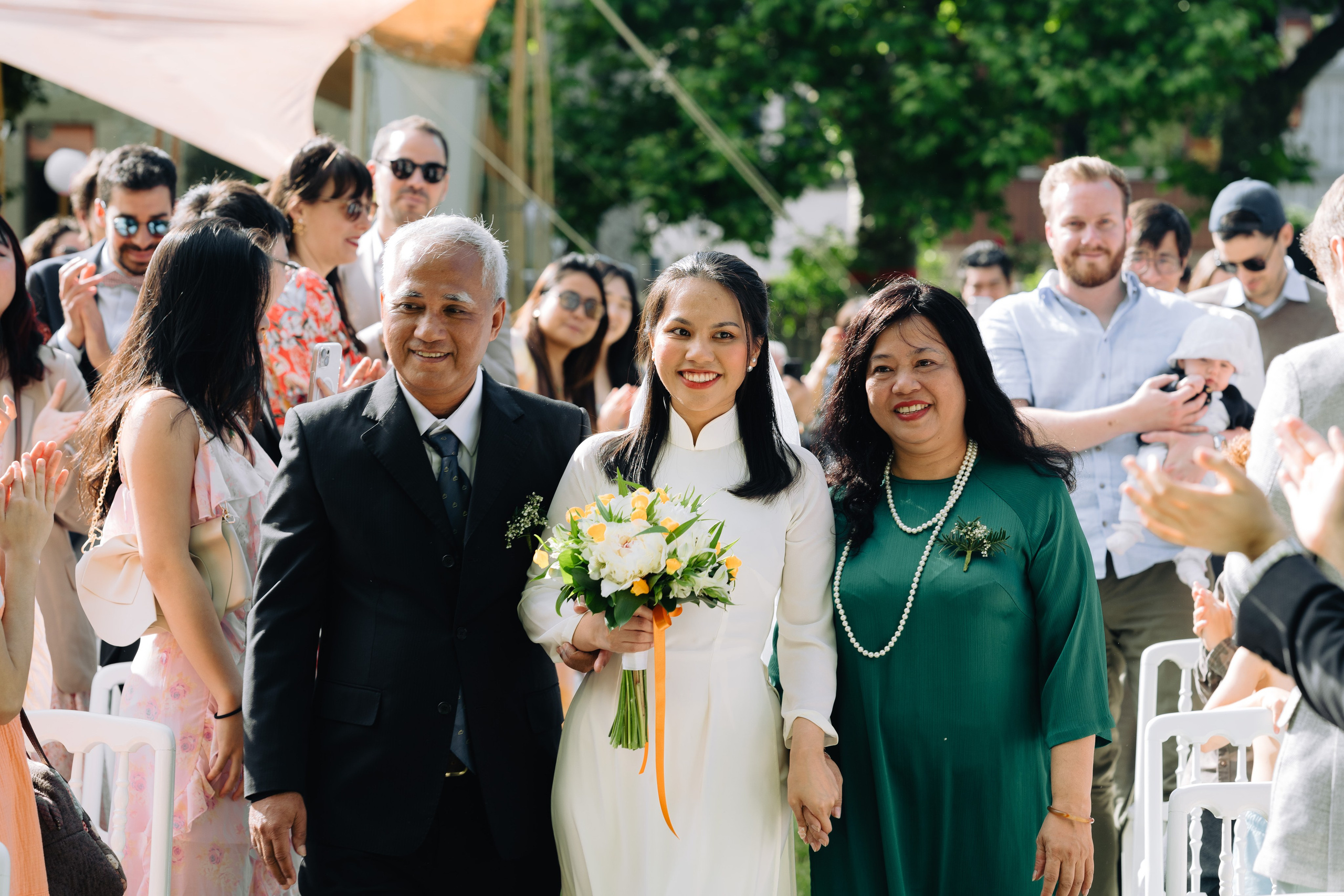 Nhi & Samuel | courtyard. Photographe de Mariage Professionnelle — Genève & Suisse Romande | Tanya Creator