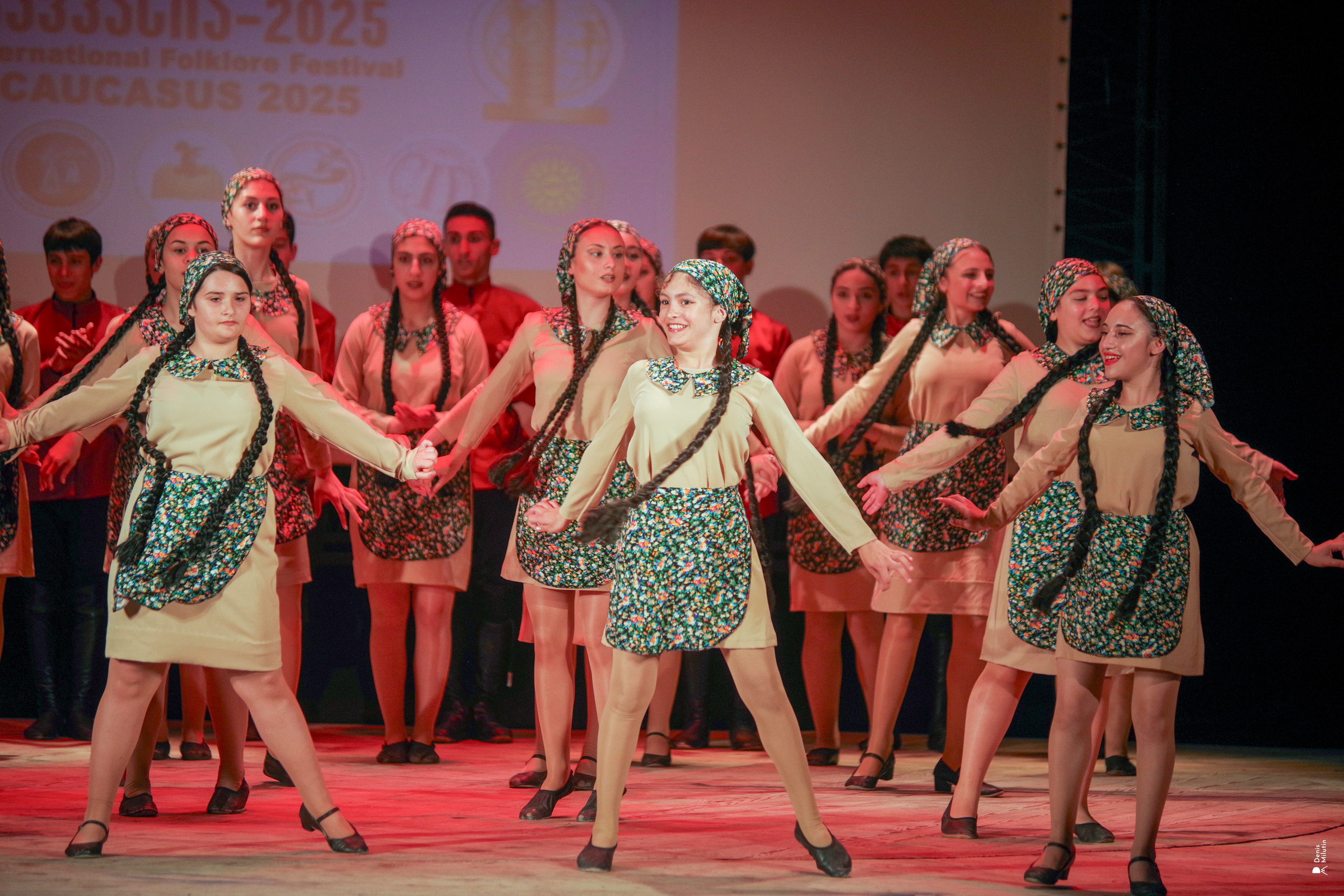 Танцы в прекрасном Они. Портретный фотограф Денис Милютин