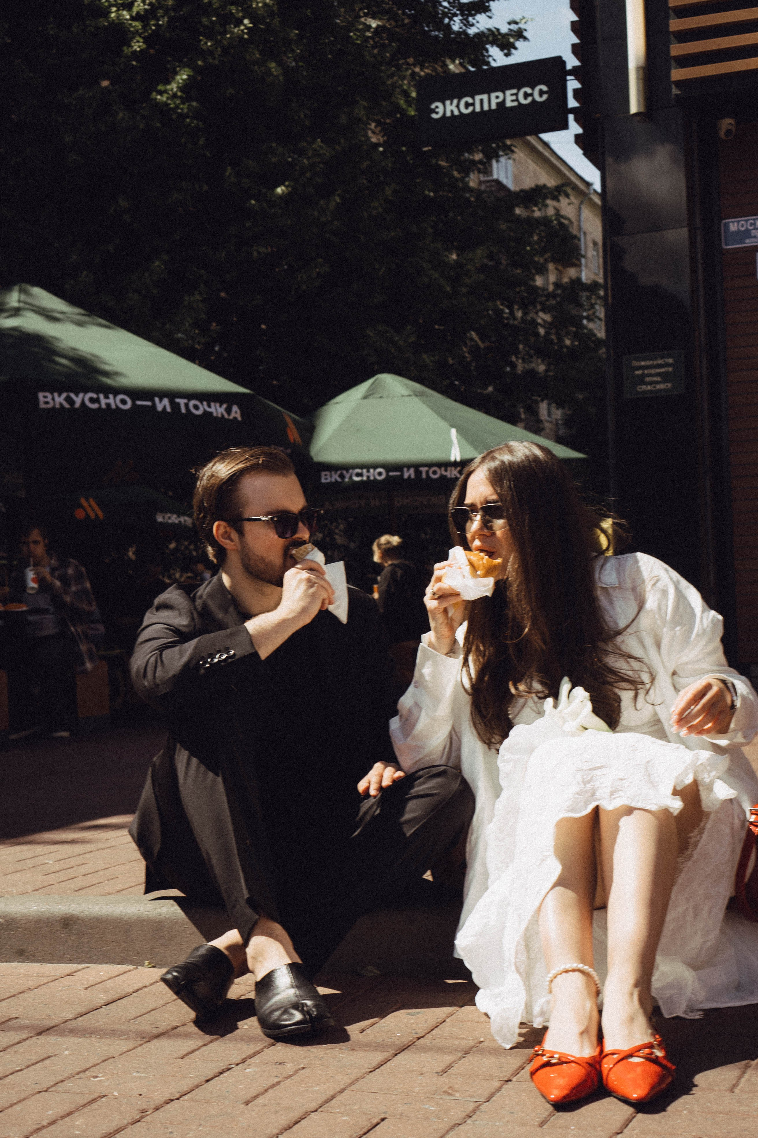 СВАДЕБНАЯ СЬЕМКА В ПАРКЕ ПОБЕДЫ И ПРОГУЛКА ПО МОСКОВСКОМУ ПРОСПЕКТУ. Профессиональный фотограф, Санкт-Петербург — Виктория Богомолова