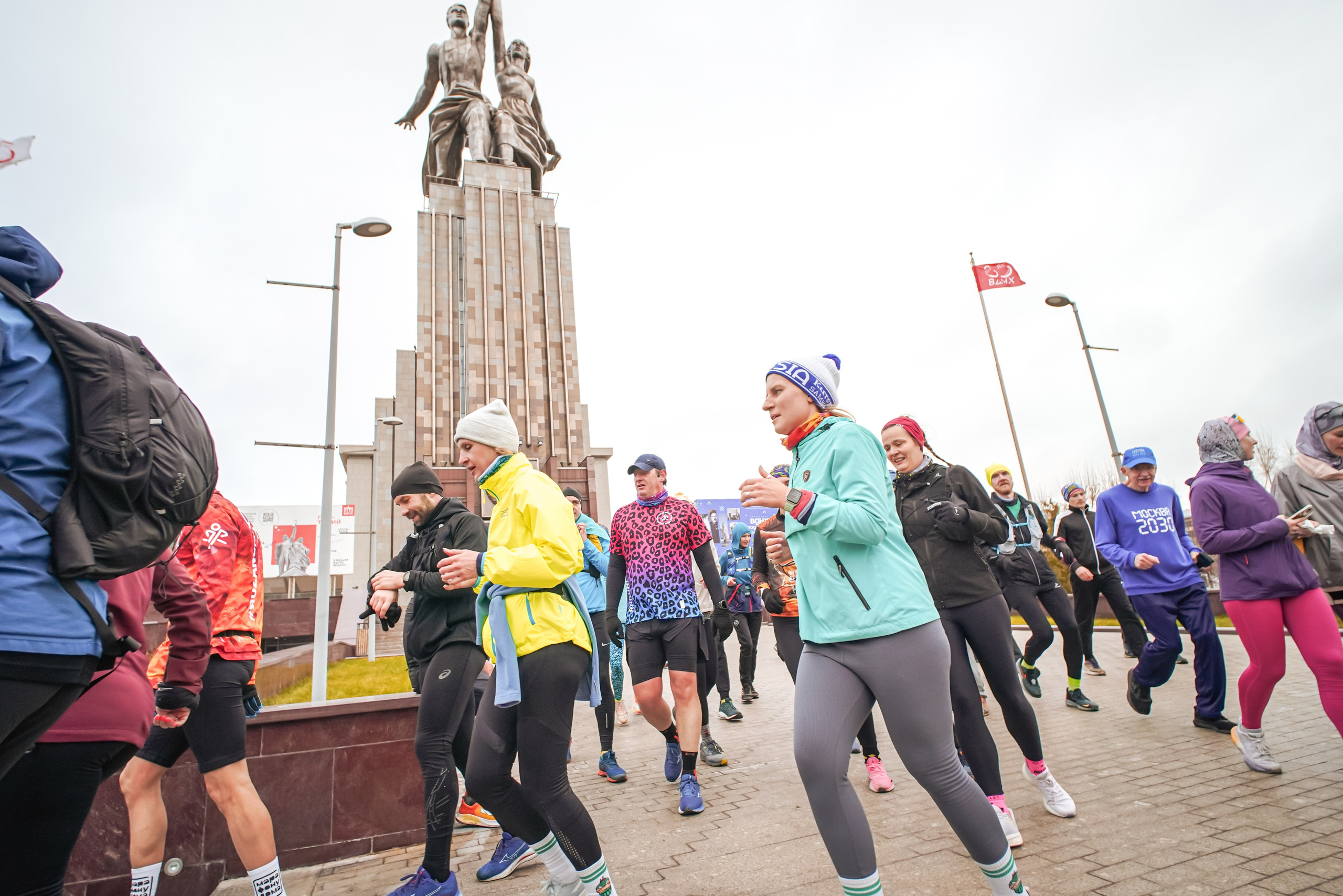 #марафонудома #яuzarun 2024 2-я петля, группа 6:30. Роман Капилюшов. Бег. Фото. Видео. г. Люберцы