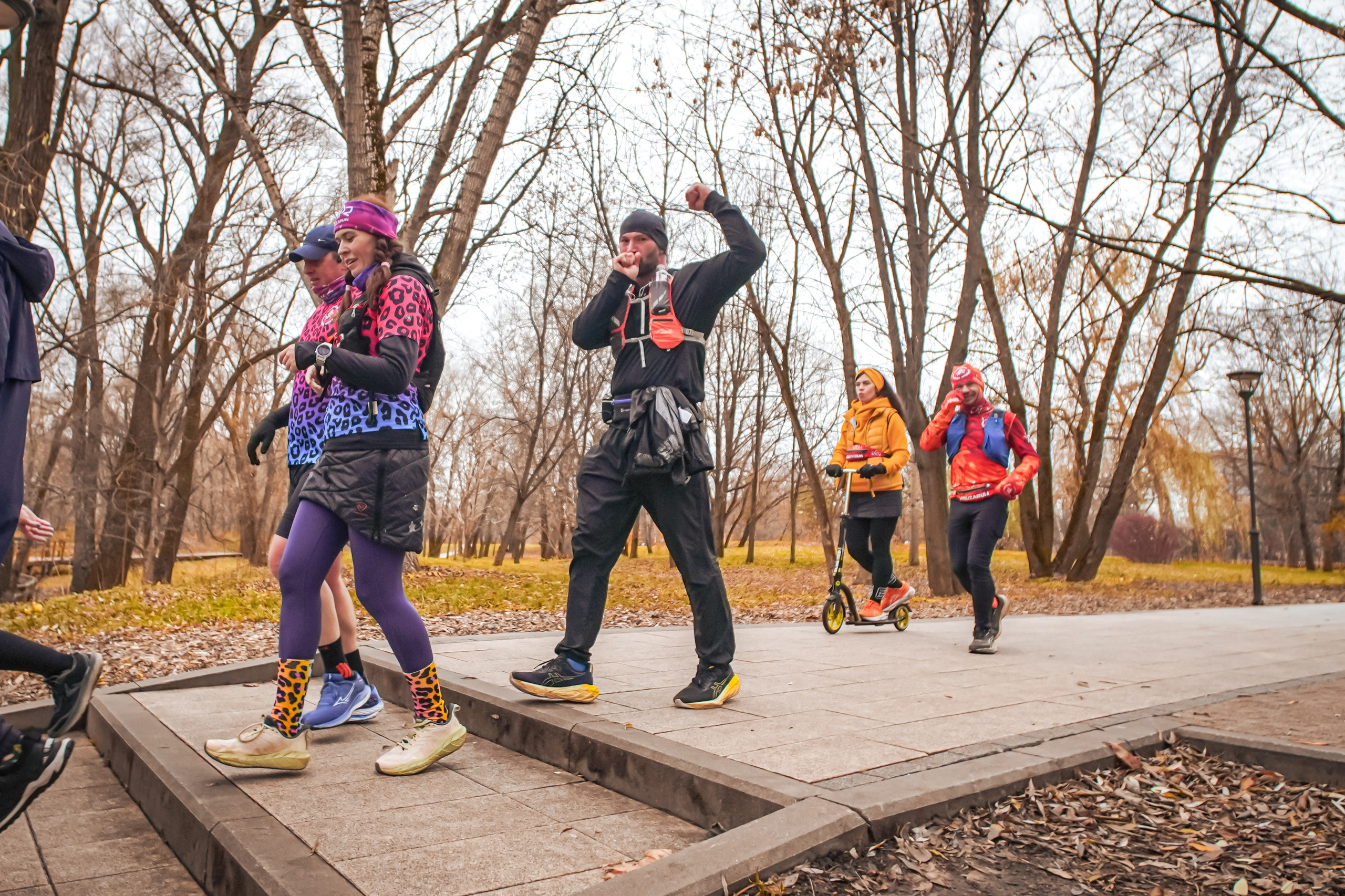 #марафонудома #яuzarun 2024 2-я петля, группа 6:30. Роман Капилюшов. Бег. Фото. Видео. г. Люберцы