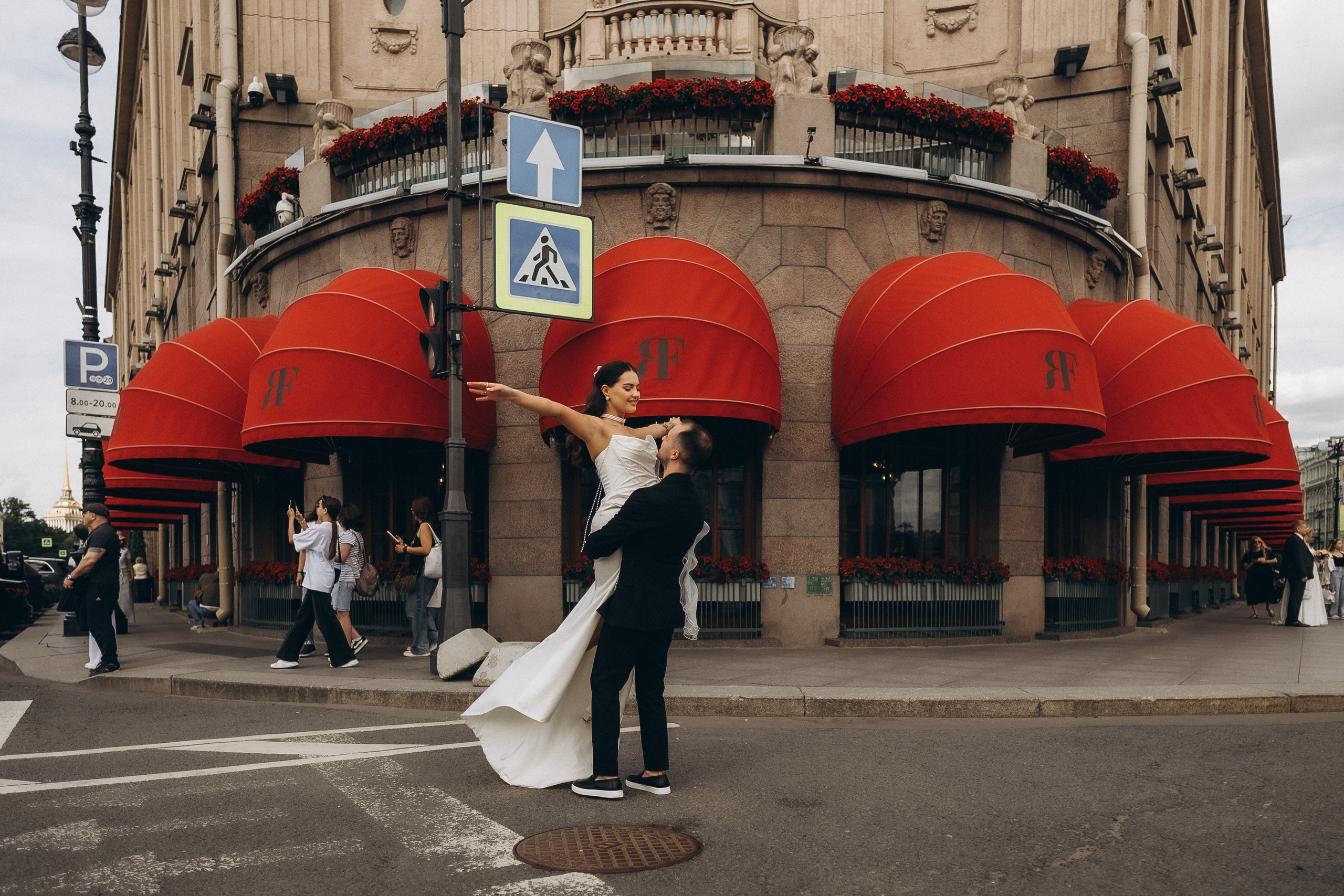 Свадебная Фотопрогулка Исаакиевский. Фотограф ПИТЕР СПБ Надежда Баранова