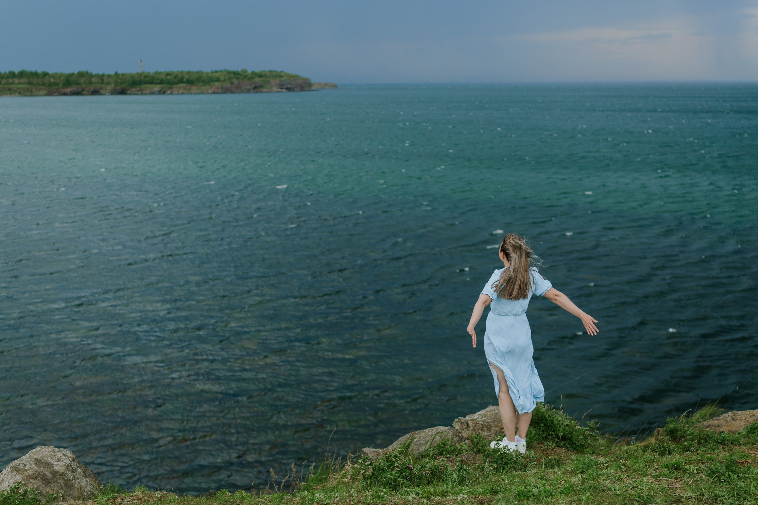 Диля, Катя и море. Фотограф Южно-Сахалинск