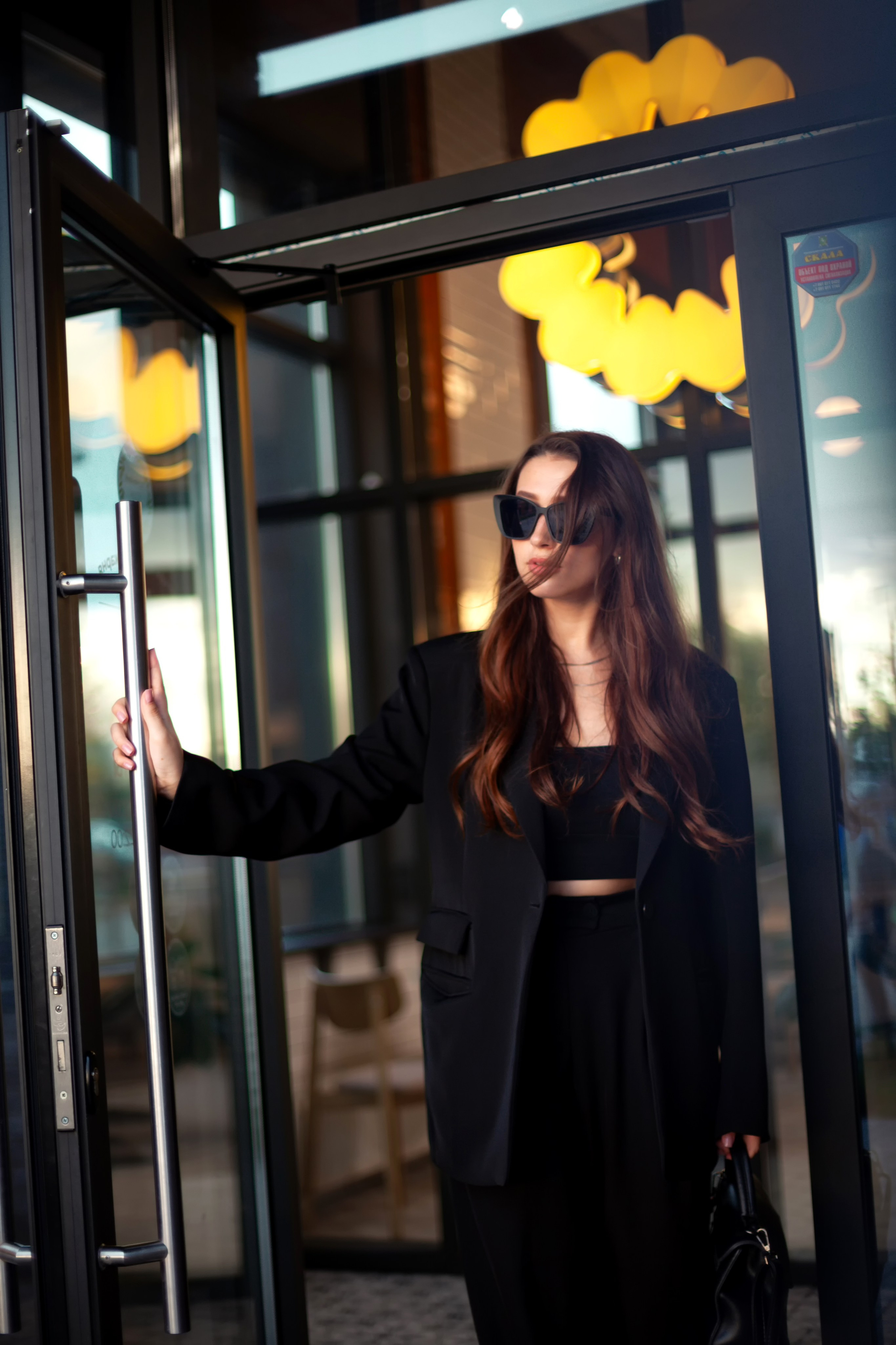 Она знает, как выглядеть стильно, даже если в запасе всего 5 минут. Фотограф в Томске Евгения Гуляева