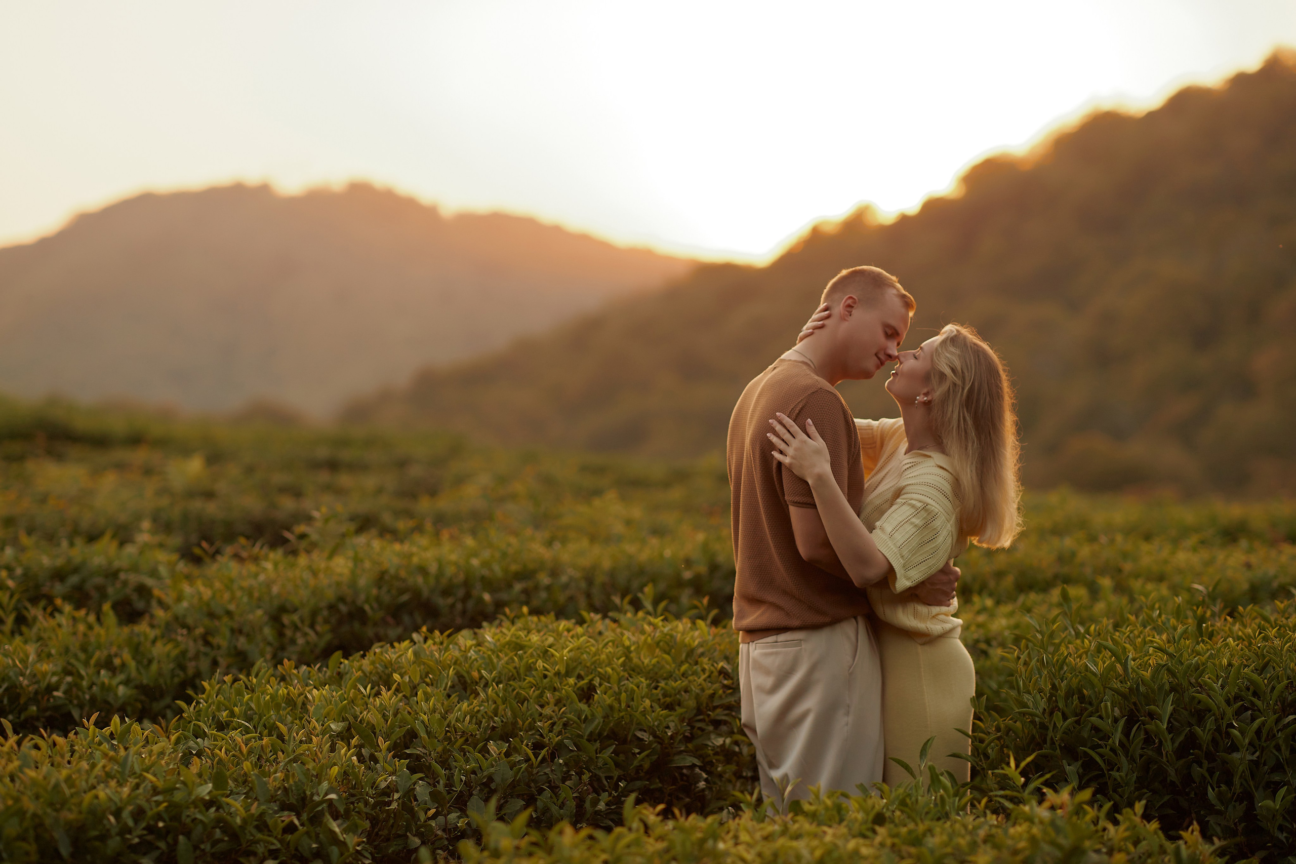 Семейная фотосессия сочи на чайных плантациях. Love story. Свадебный и семейный фотограф в Сочи-Красной поляне Ларионова Анна