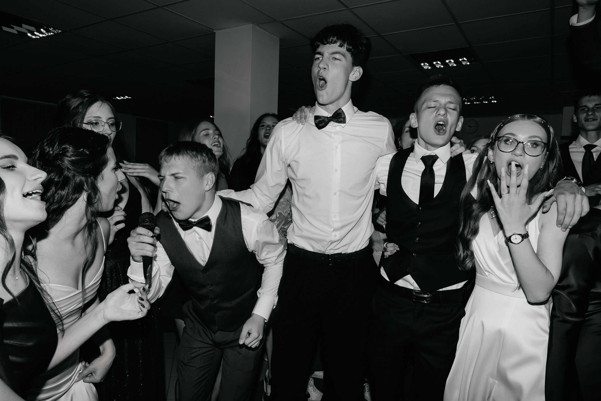 Школьный выпускной 2025 год в Минске, Беларуси. Свадебный фотограф в Минске/Беларуси Сергей Спиридонов