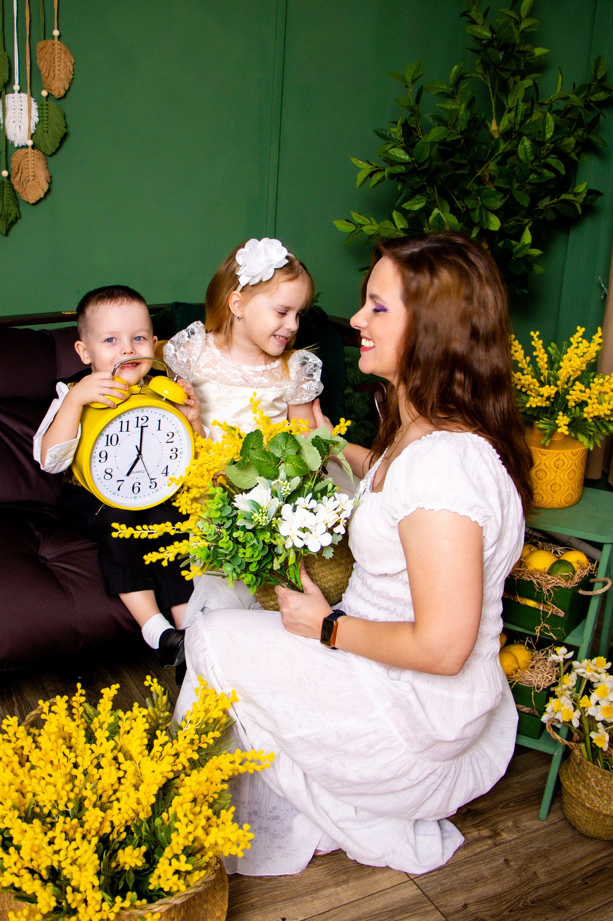 Семейная съемка с мимозой. Фотограф Татьяна Матрос