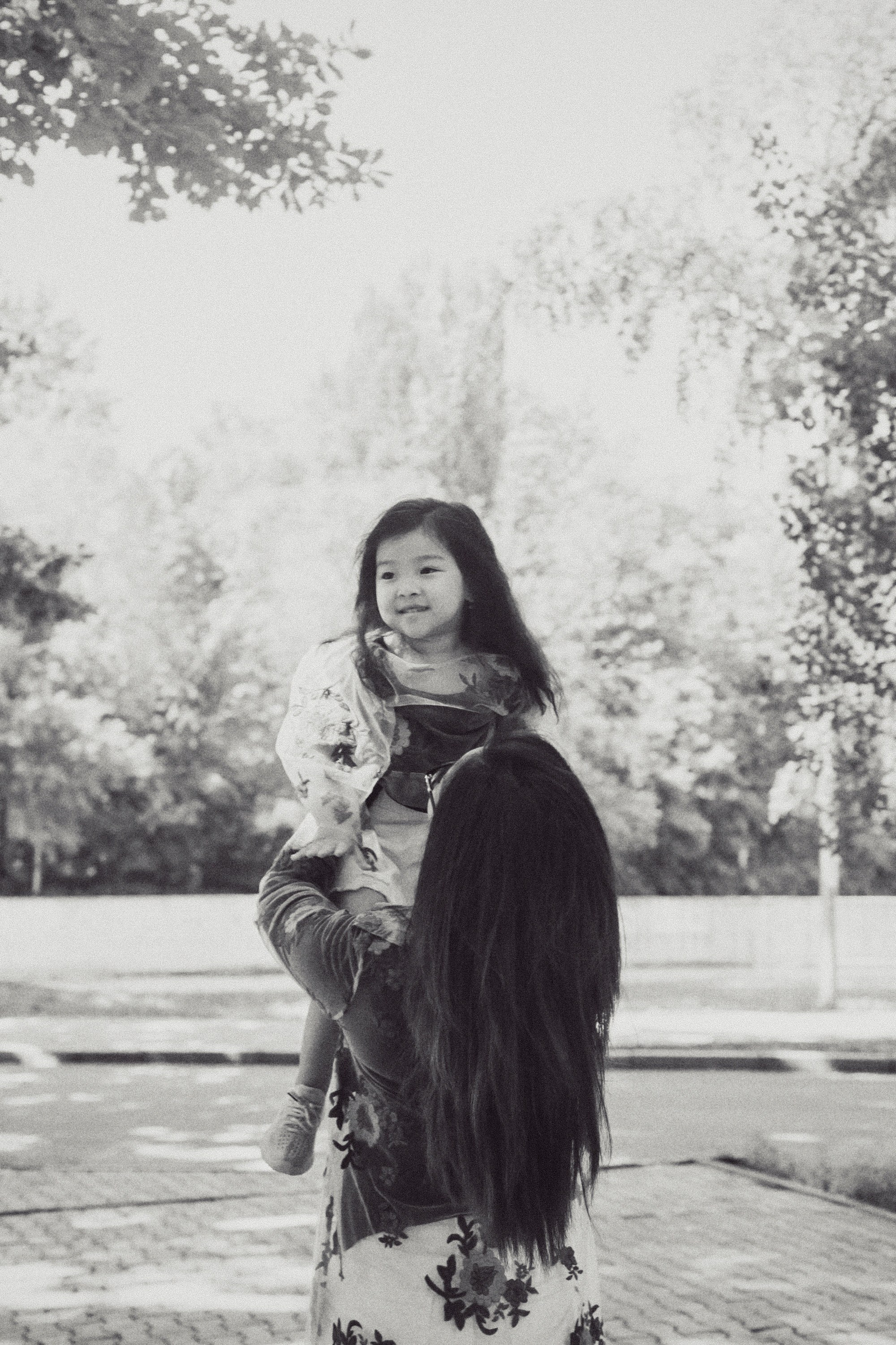 Летняя прогулка мамы и дочери. Фотограф Наталья Гончарова. Снимаю живые портреты в Алматы