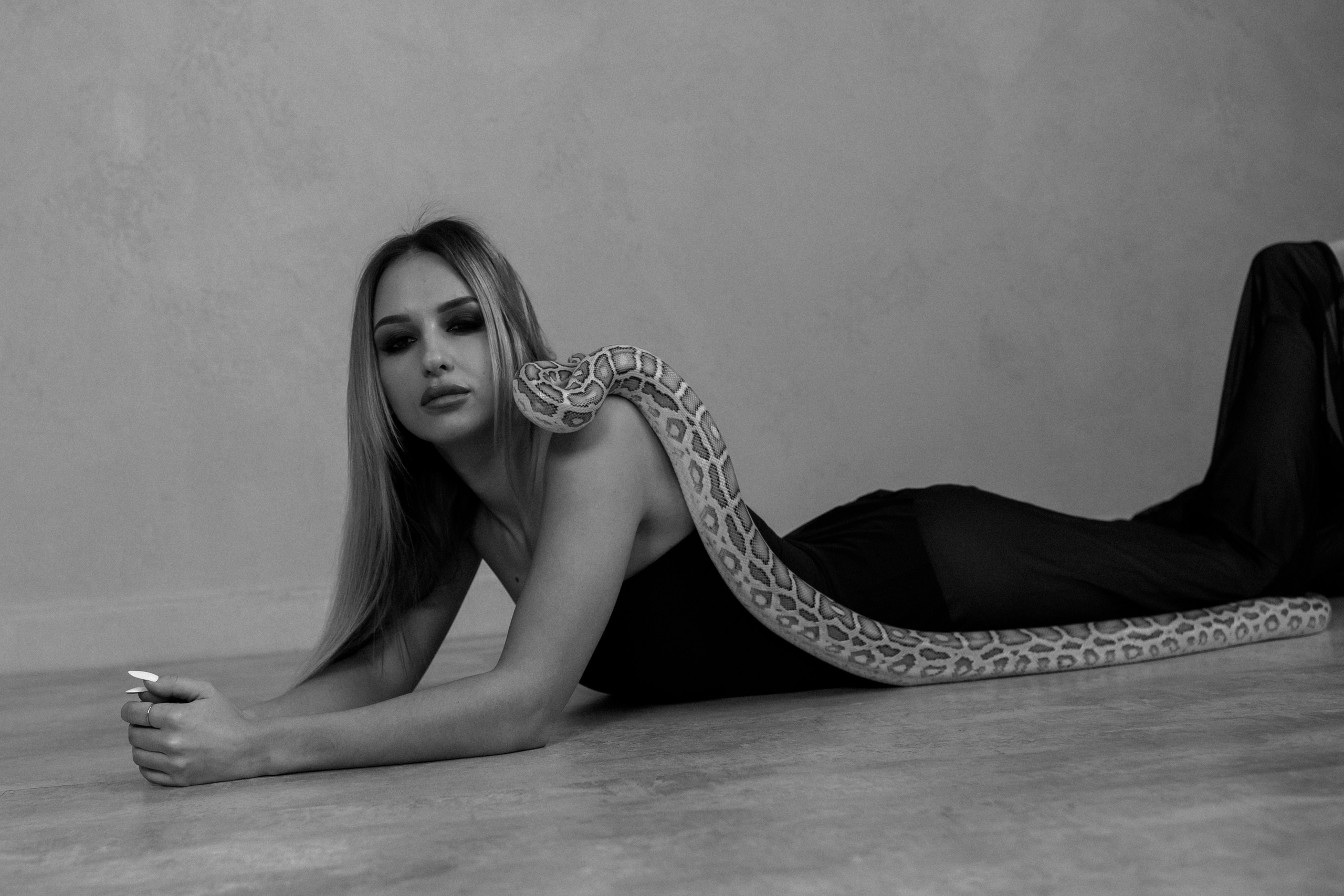 Фотосессии со змеей. Свадебный фотограф в Москве и Твери