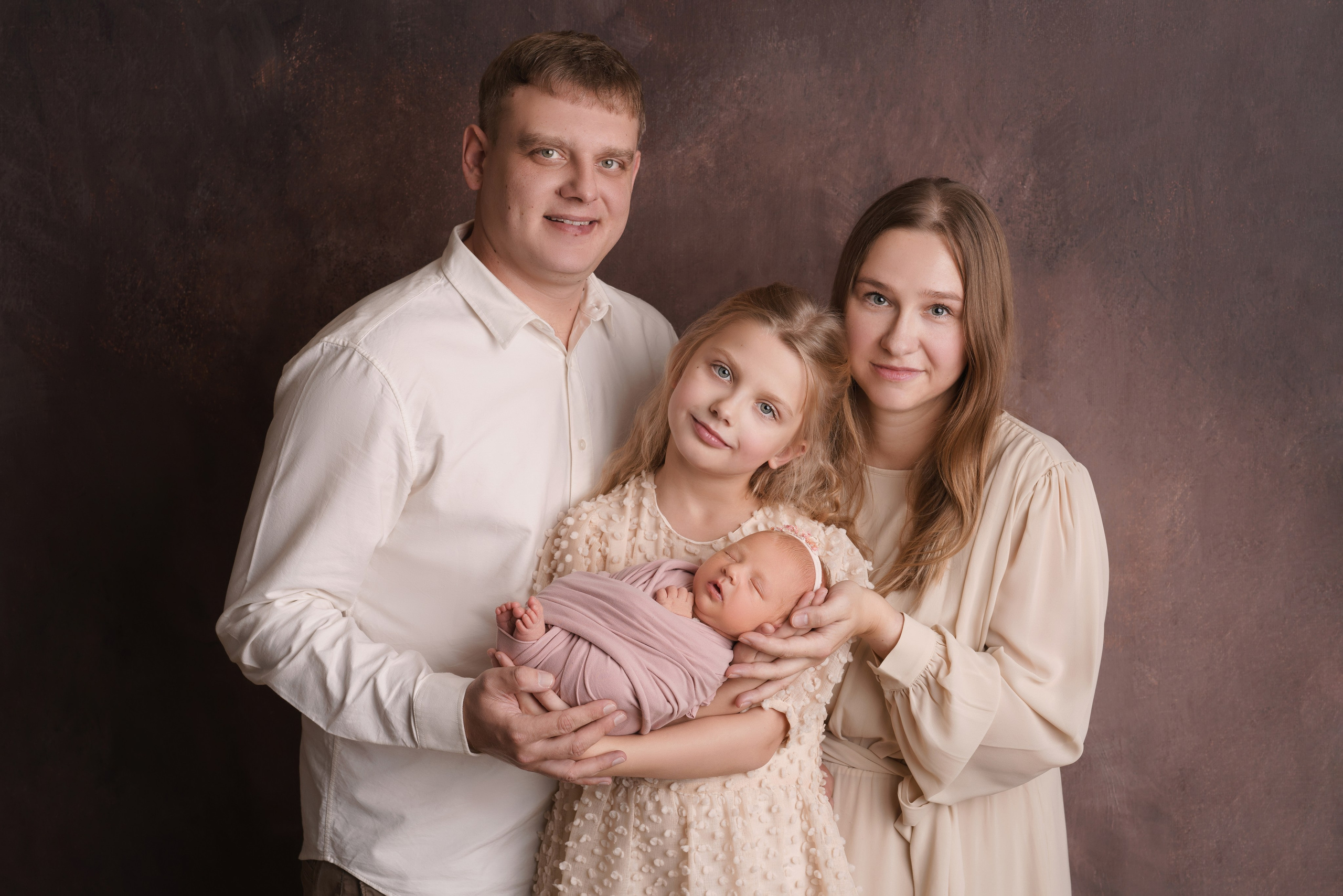 Семейные фотосессии с новорожденными | Трогательные кадры малышей и их близких в Москве и МО. Фотосессия новорожденных в Москве и Московской области | Профессиональный фотограф newborn — Татьяна Иванова