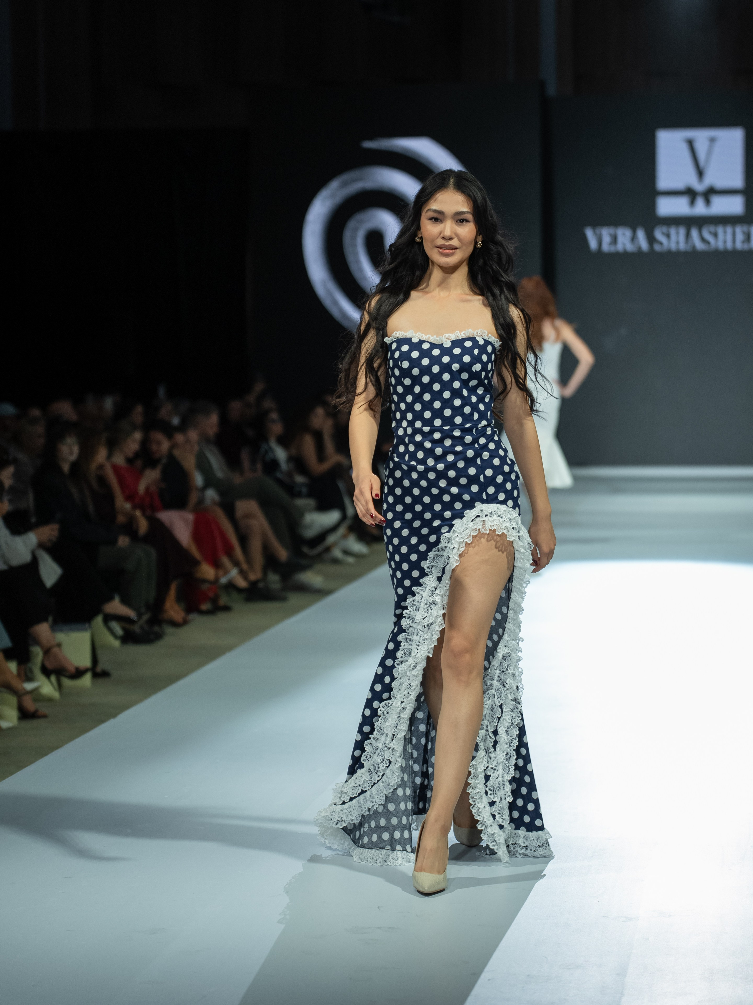 EURASIAN FASHION WEEK Vera Shasherina. Сайт Алматинского НЮ АРТ, будуар и фэшн фотографа Дениса Карпенко