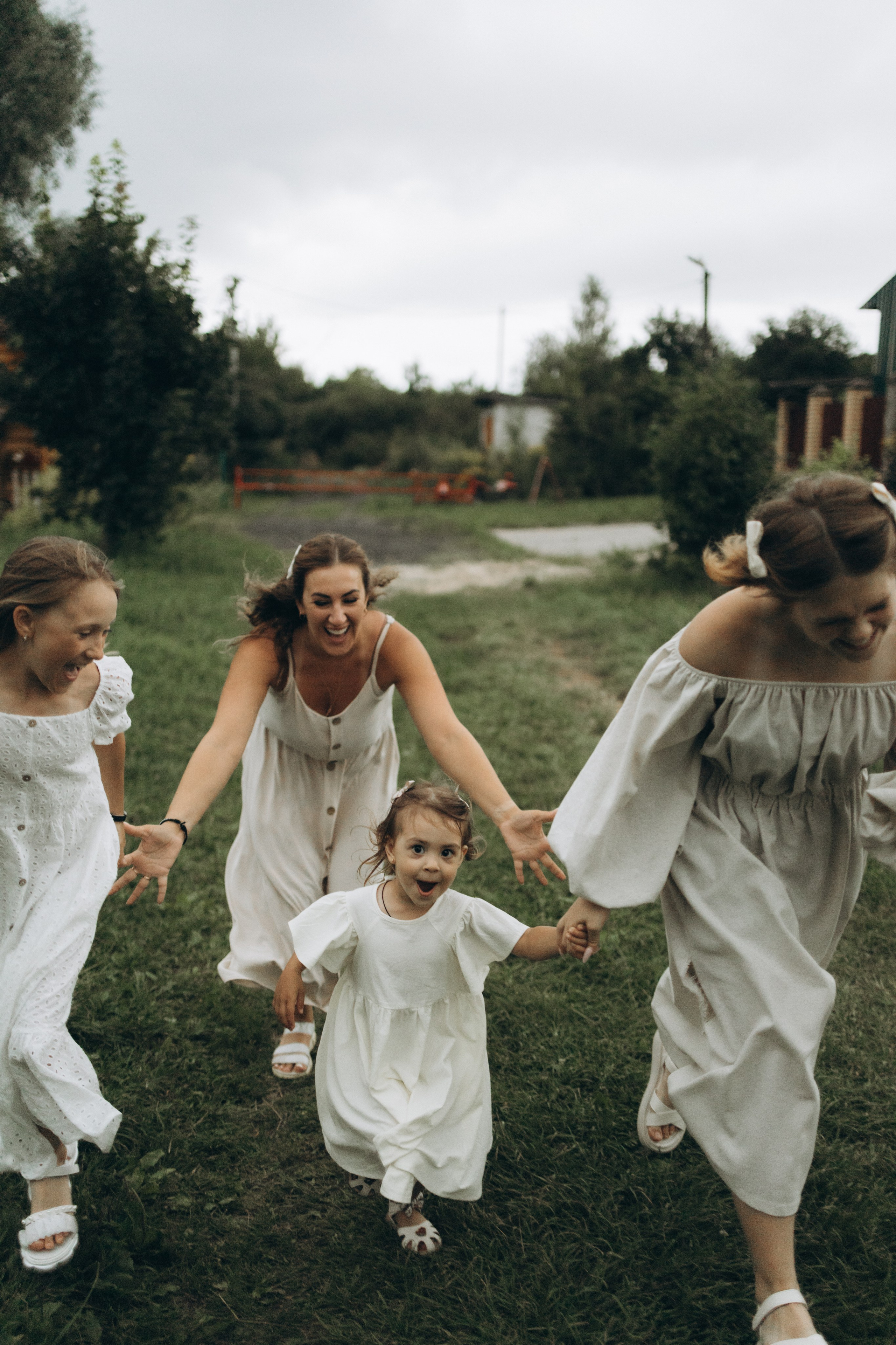 Ксения с дочками. Фотограф женского портрета и семейных историй в жанре life в Нижнем Новгороде Елена Матросова