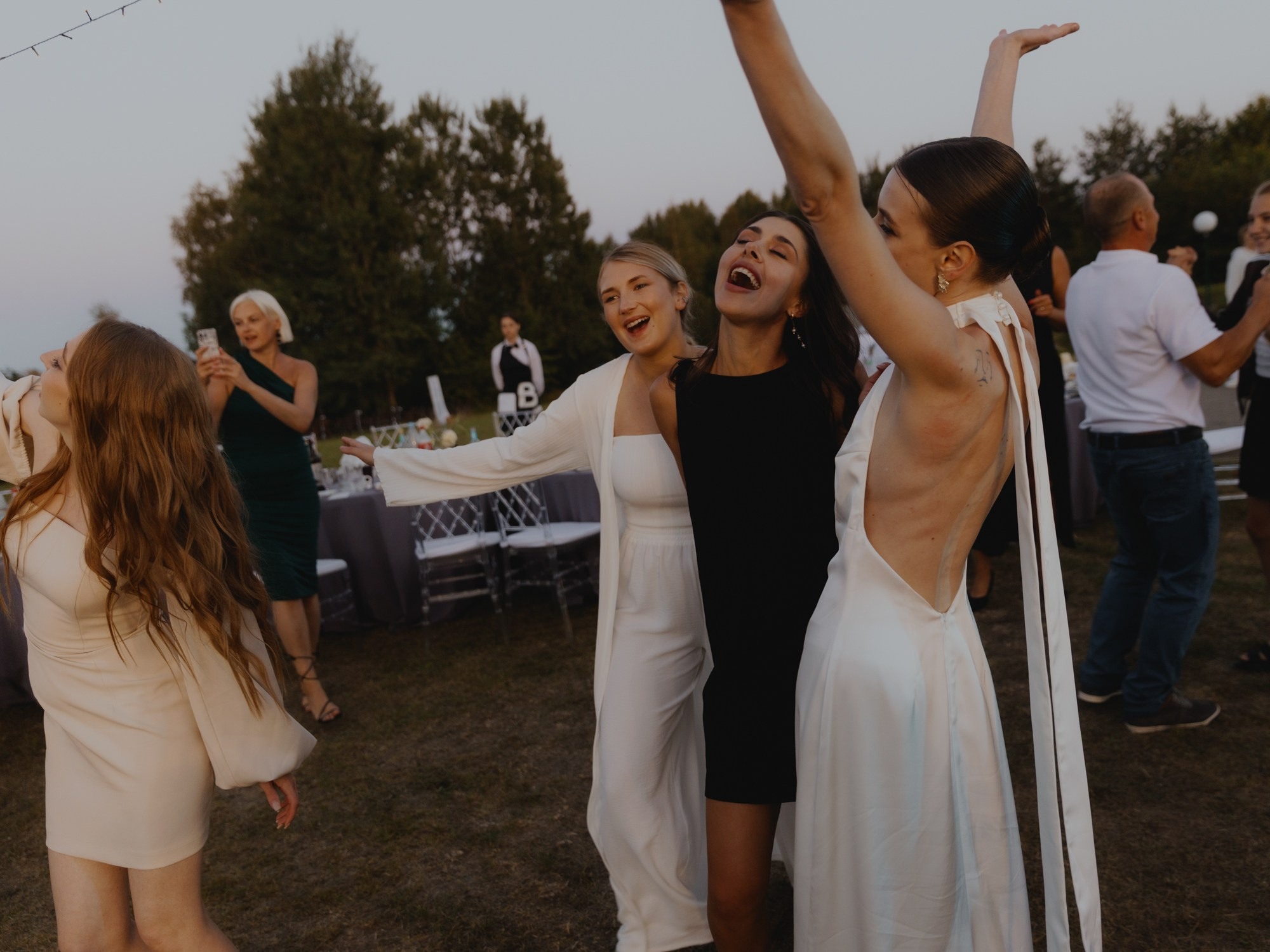 Лиза и Илья (полный день). Свадебные фотографы в Гомеле и Минске Сергей и Анастасия Фещенок