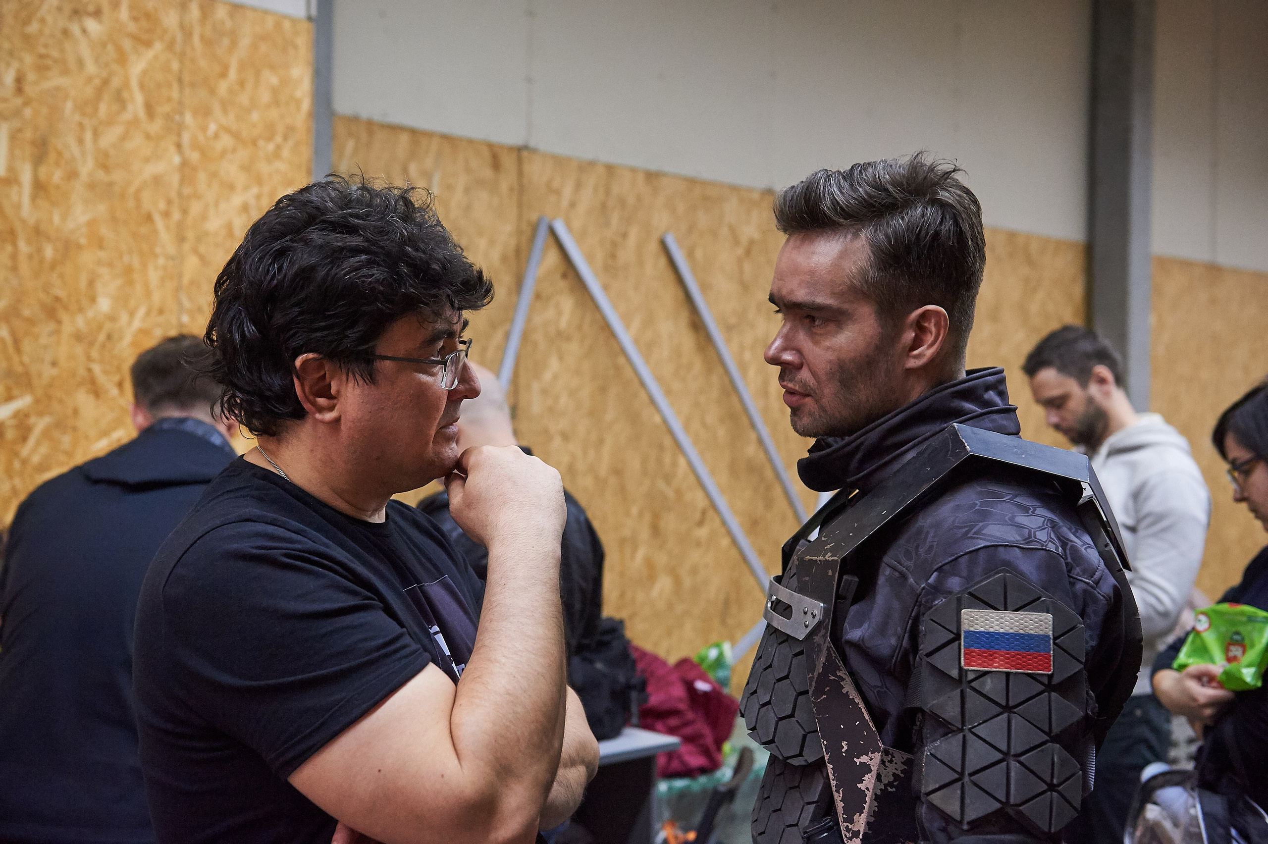 BACKSTAGE. Www.apowerstudio.com