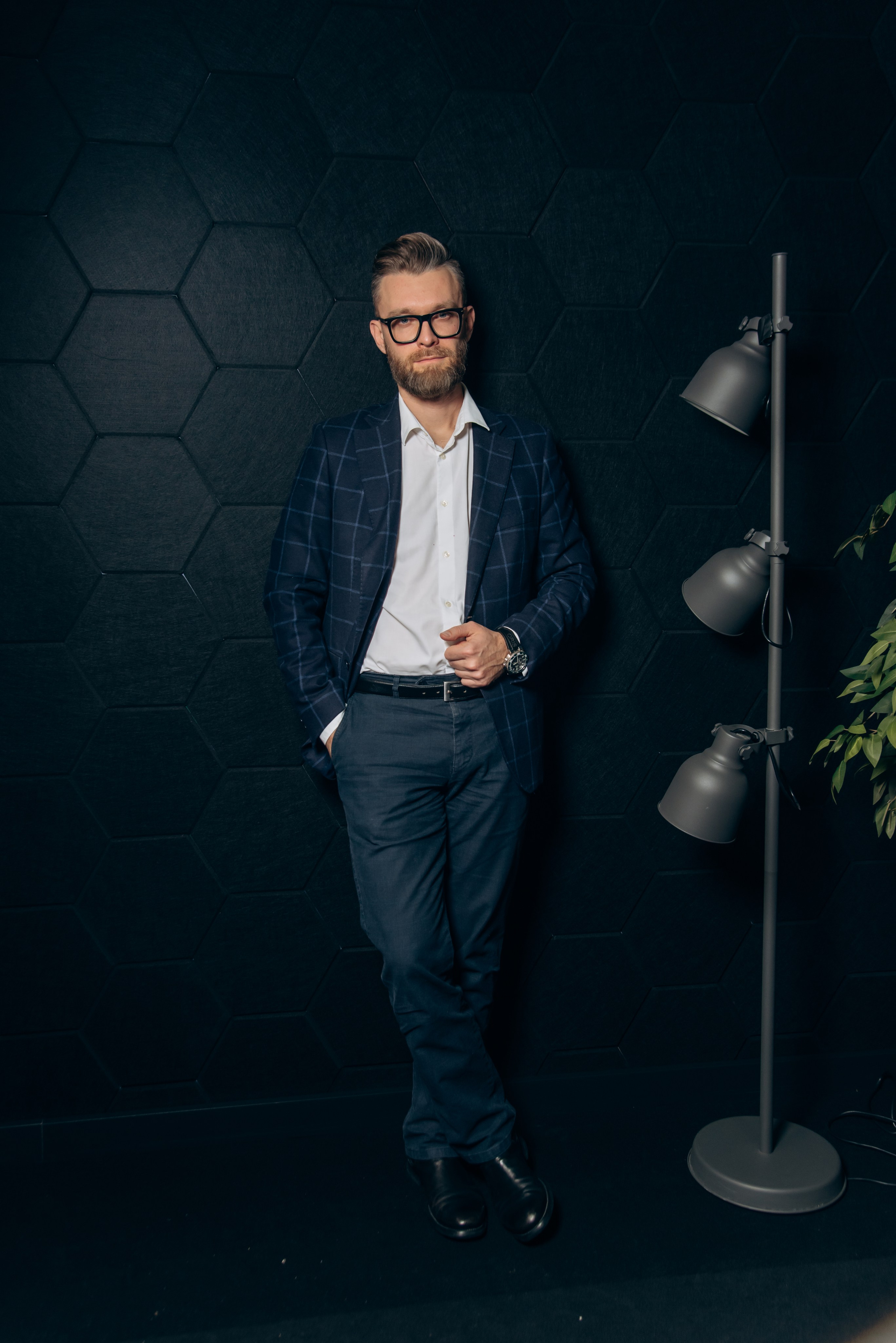 #деловойпортрет #бизнеспортрет #мужскойпортрет #профессиональныйпортрет #портретнаделовую #headshots #businessheadshot #corporateheadshot #геройнафото #студийнаяфотосессия #портретдлярезюме #портретдляLinkedIn #партнерскиепартнёры #мужскойстиль #деловойобраз