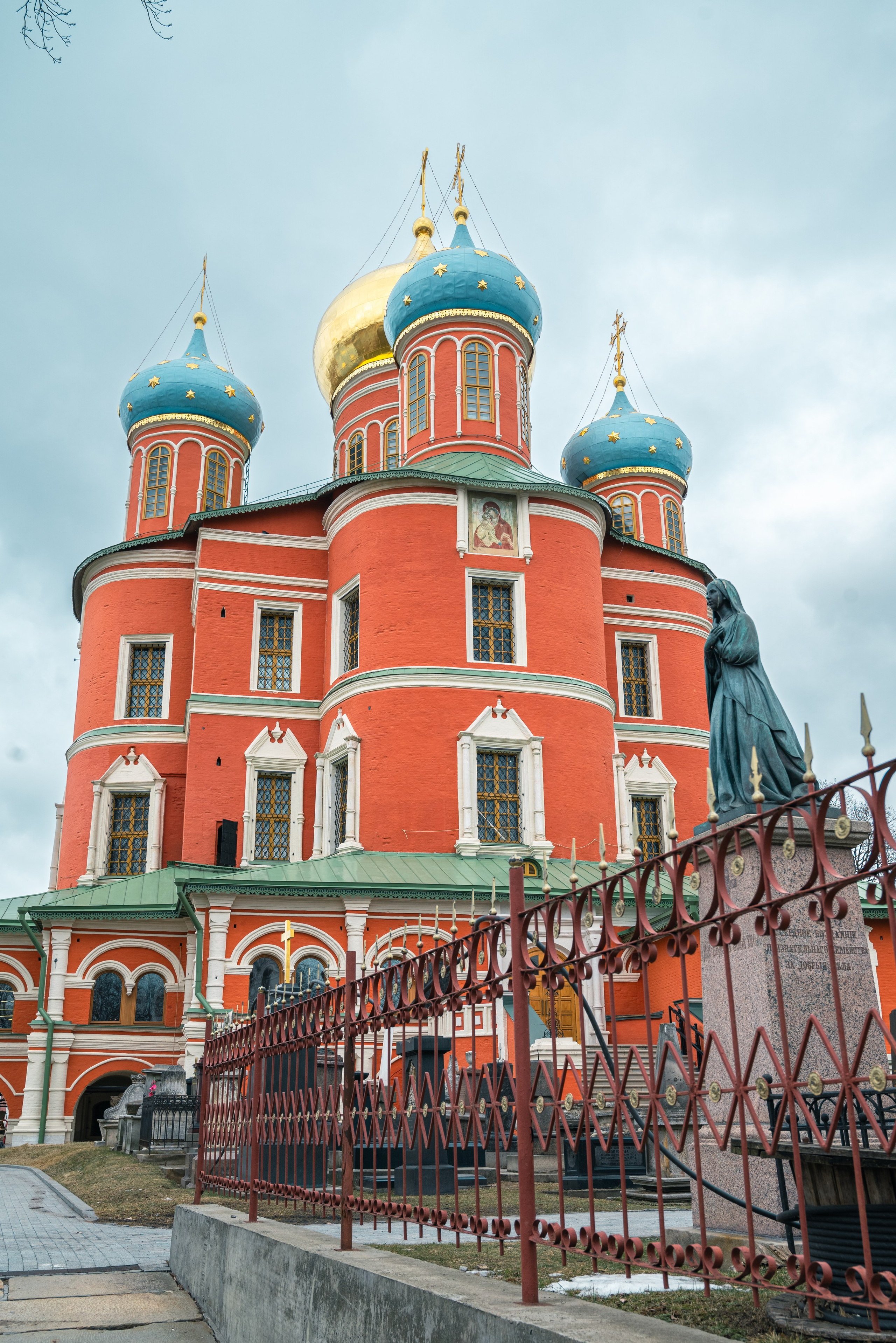 Донской монастырь. История, люди и судьбы. П&П — Полезное с Приятным. Фотоэкскурсии — Москва на память. Экскурсовод и фотограф в Москве. Увези столицу в своём альбоме!