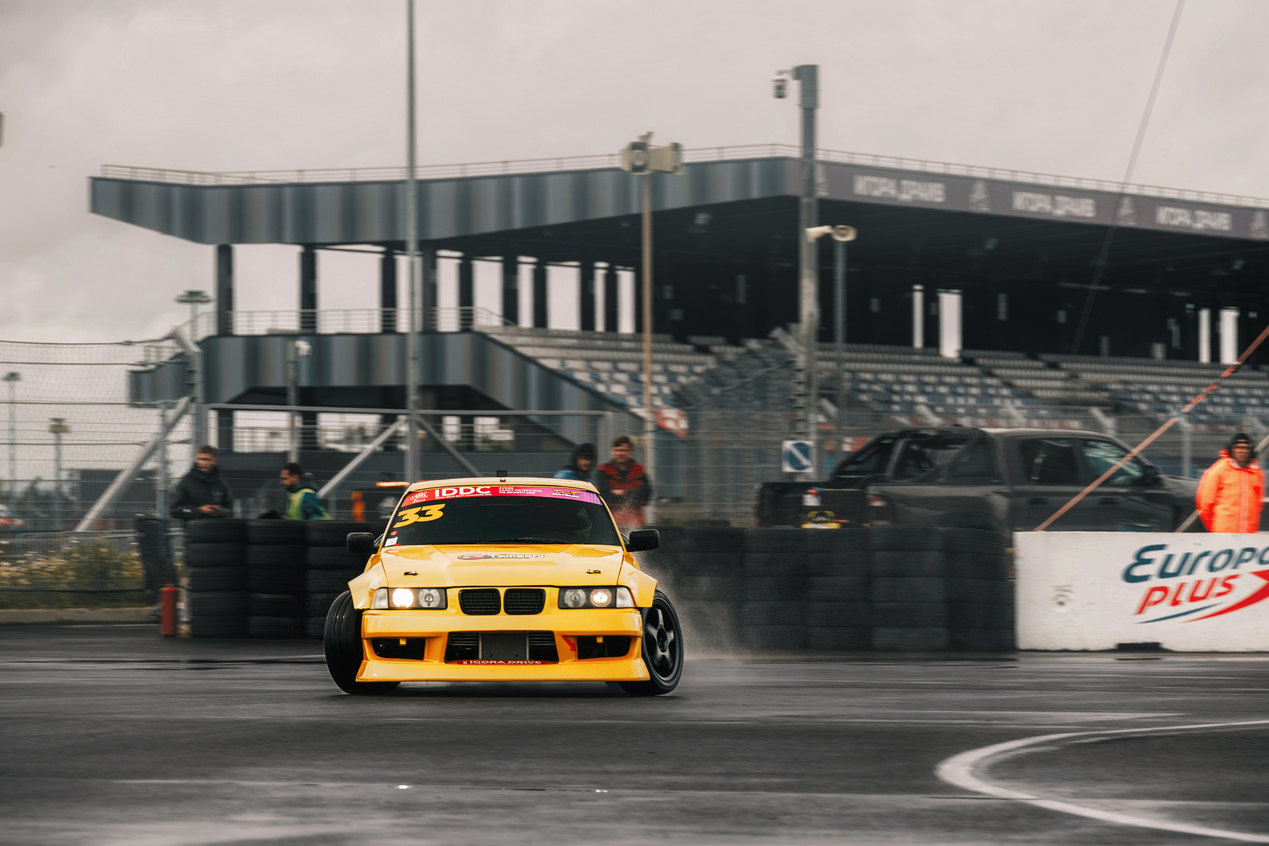 IDDC Этап 2: Бетонный Колизей и блогеры в деле