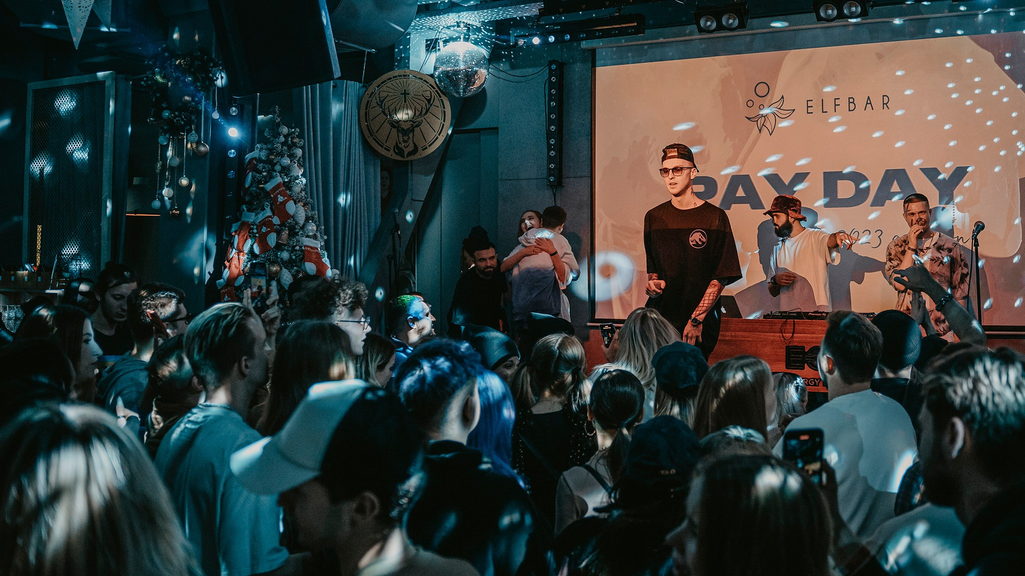 Фотограф концертов Москва. Контент-фотограф в Москве Тима Забабурин