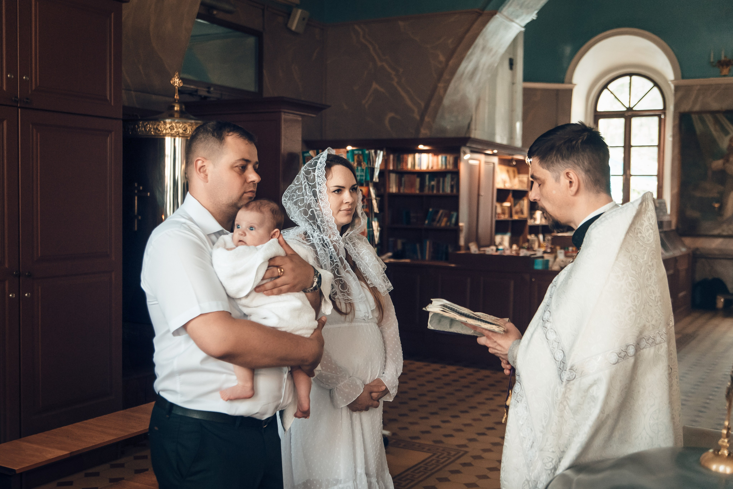 Крещение Василисы. Семейный фотограф в Калуге Ирина Ушакова. Фотограф на роды