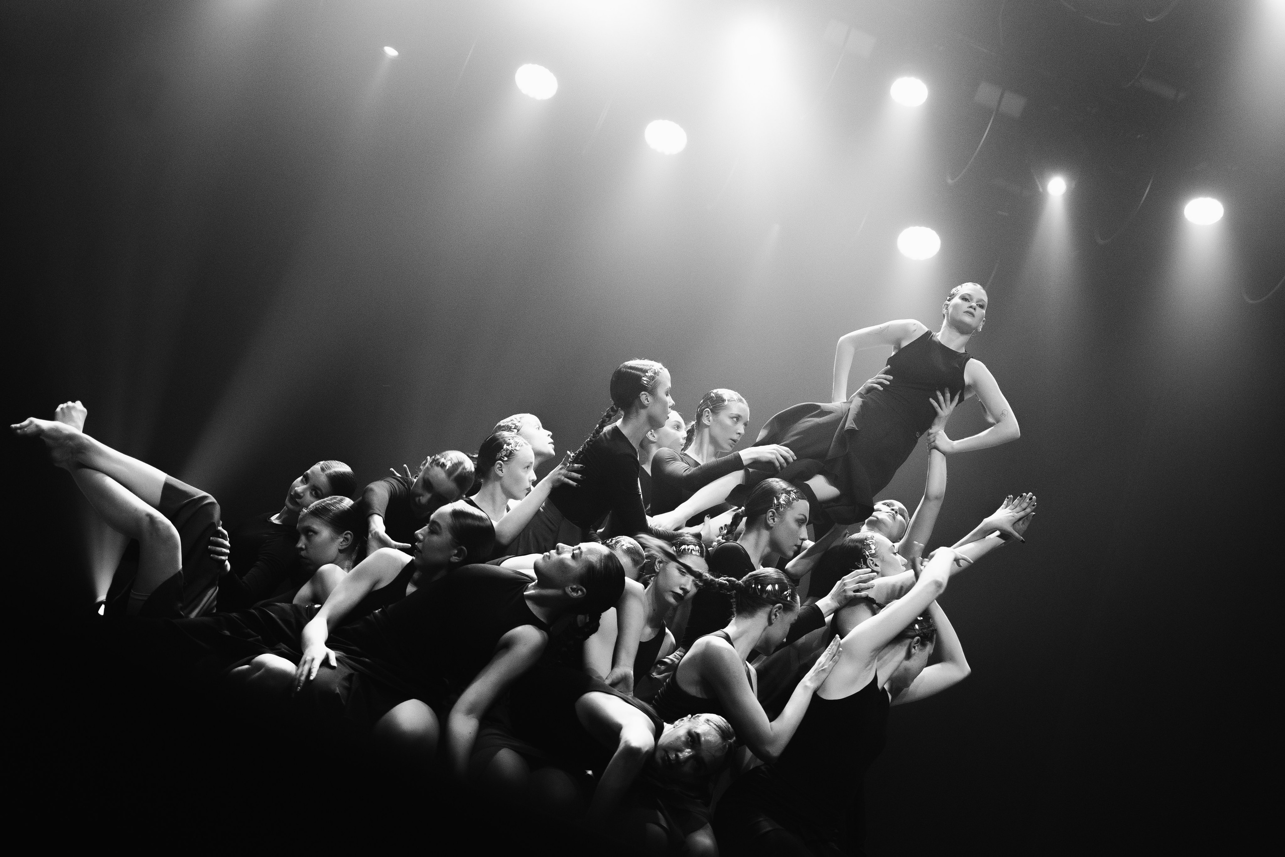 Спектакль «Песнь сирен». Главная