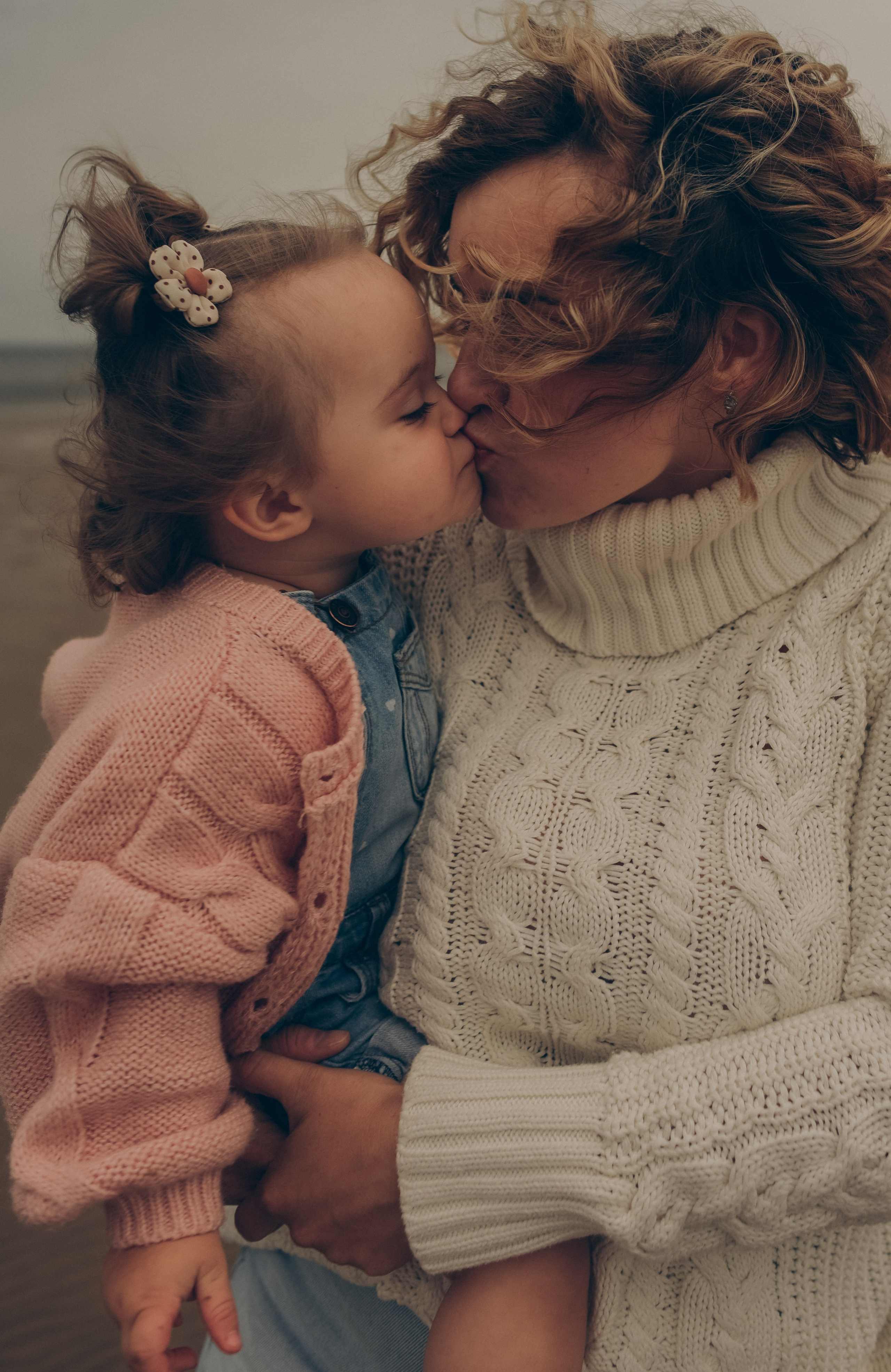 Съемка поколений на заливе. Елизавета Юлия Сергей и Ия. Семейный и свадебный фотограф в Санкт-Петербурге Яна