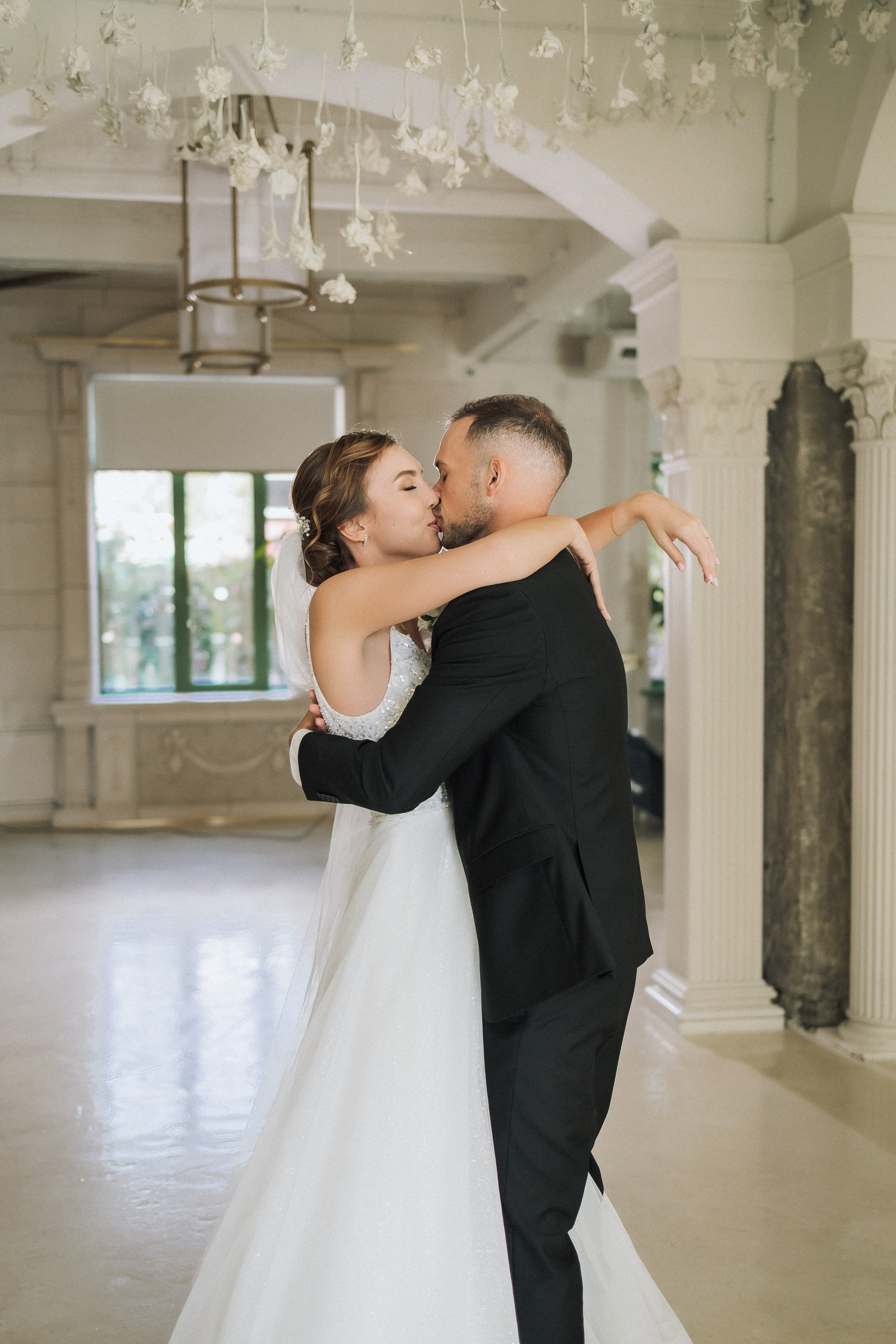 Свадебная прогулка Екатерины и Евгения. Свадебная фотография. Арина Рубах