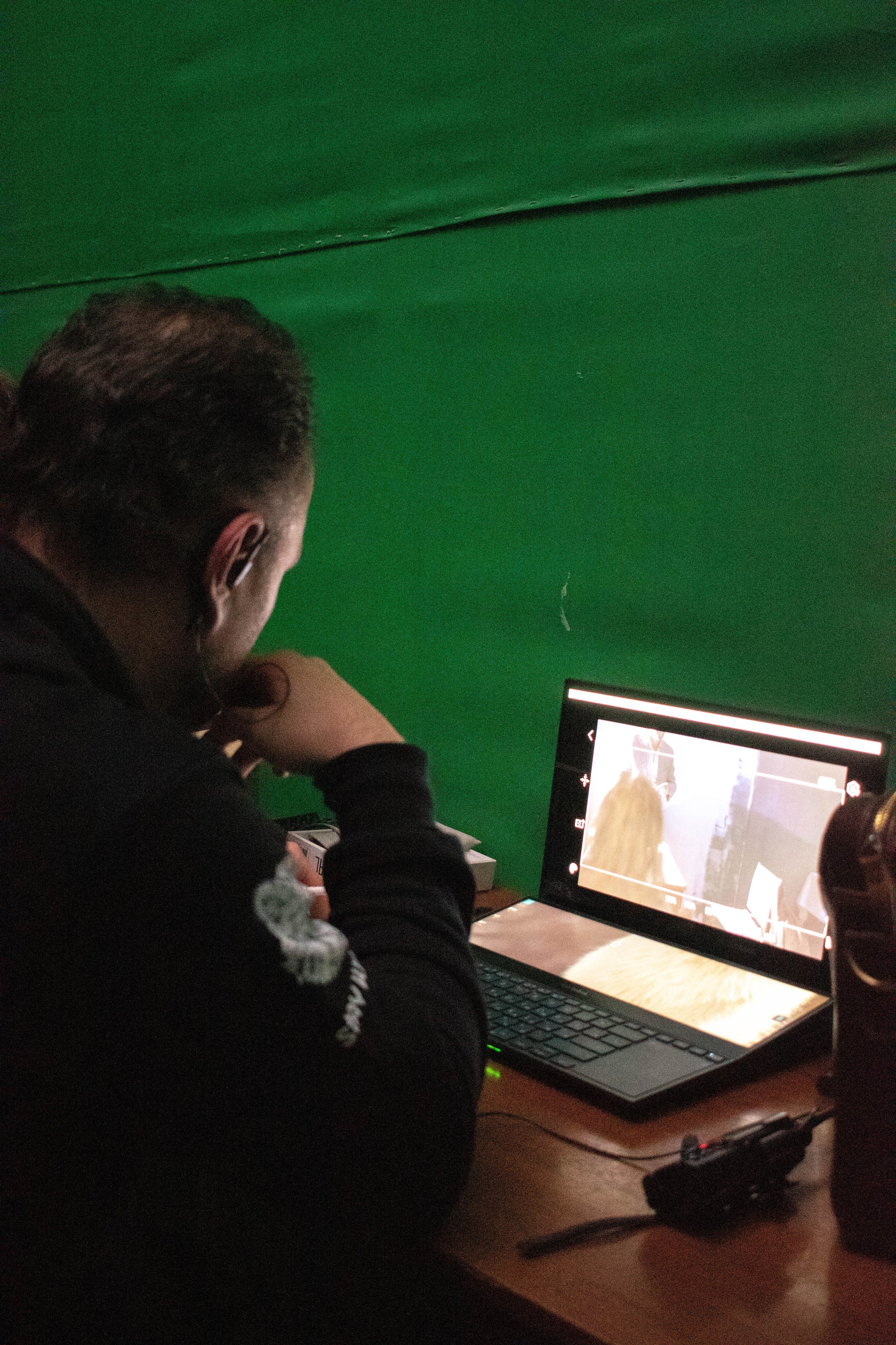 Backstage съемок кино. Фотограф-ретушер в Крыму Юля Лобурец