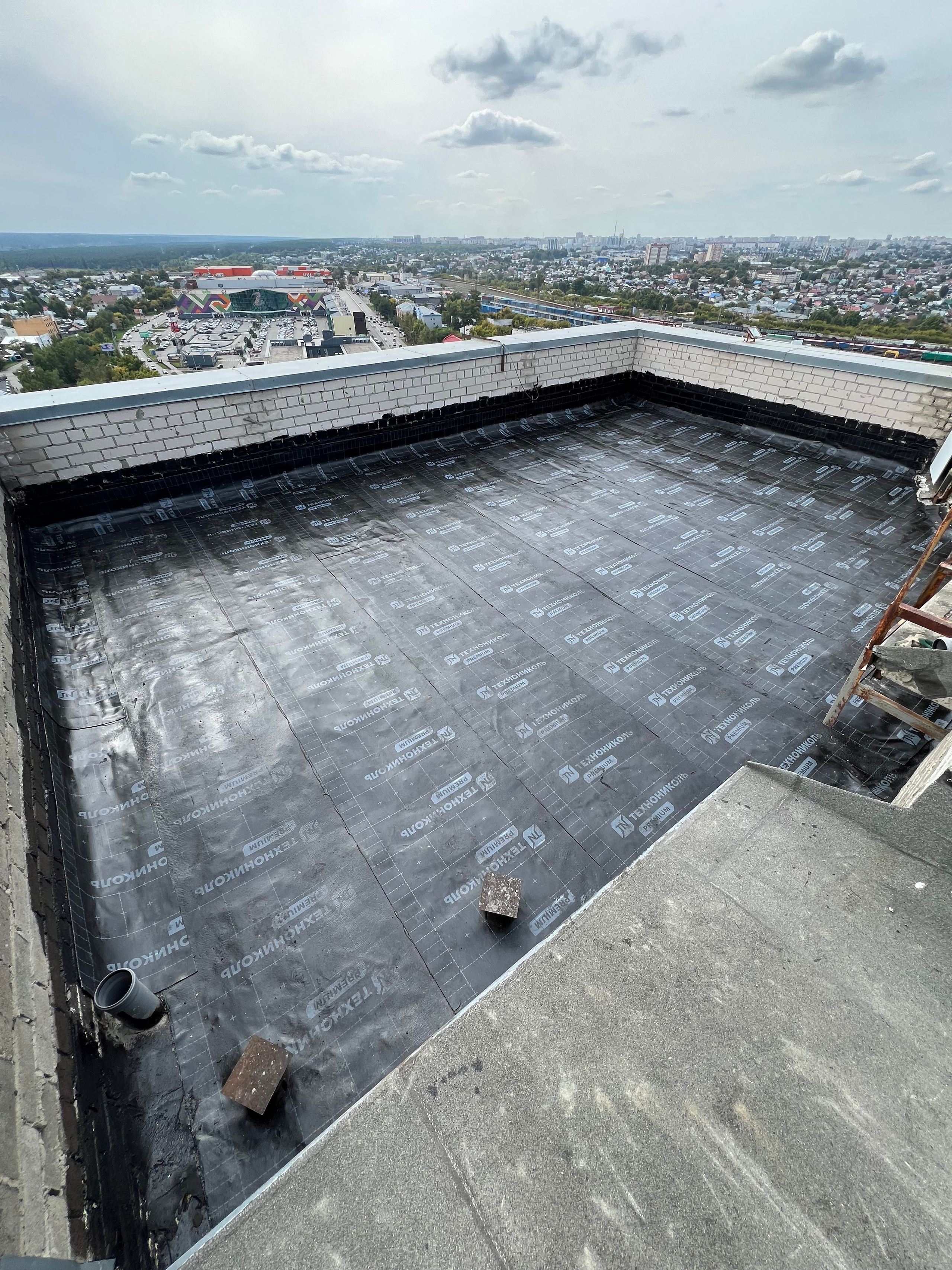 ТСЖ Строителей 33 Монтаж наплавляемой кровли