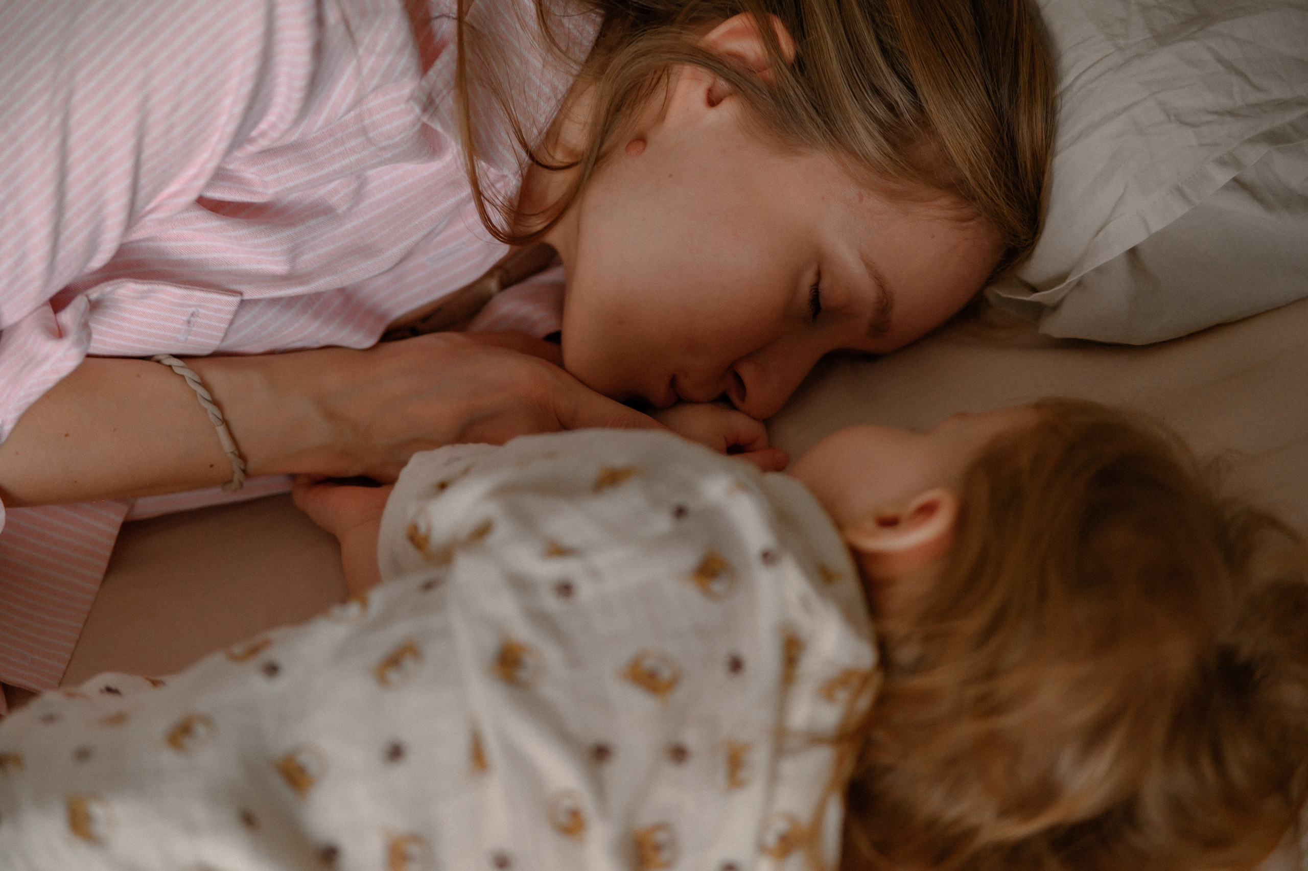 Даша и Варя дома. Семейный и свадебный lifestyle-фотограф в Москве Мария Петрова